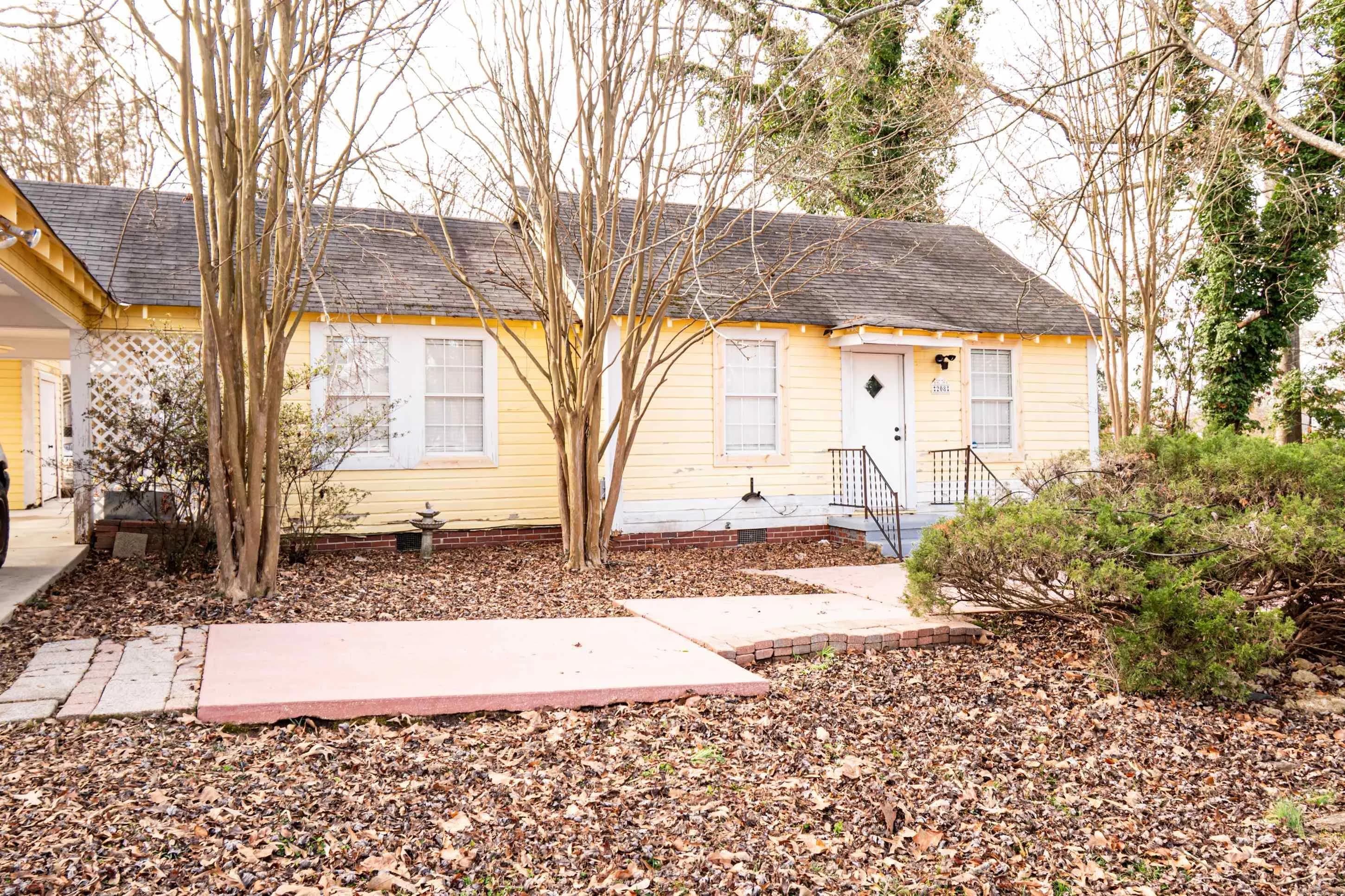 Property at 208 E Allen st - Image 14