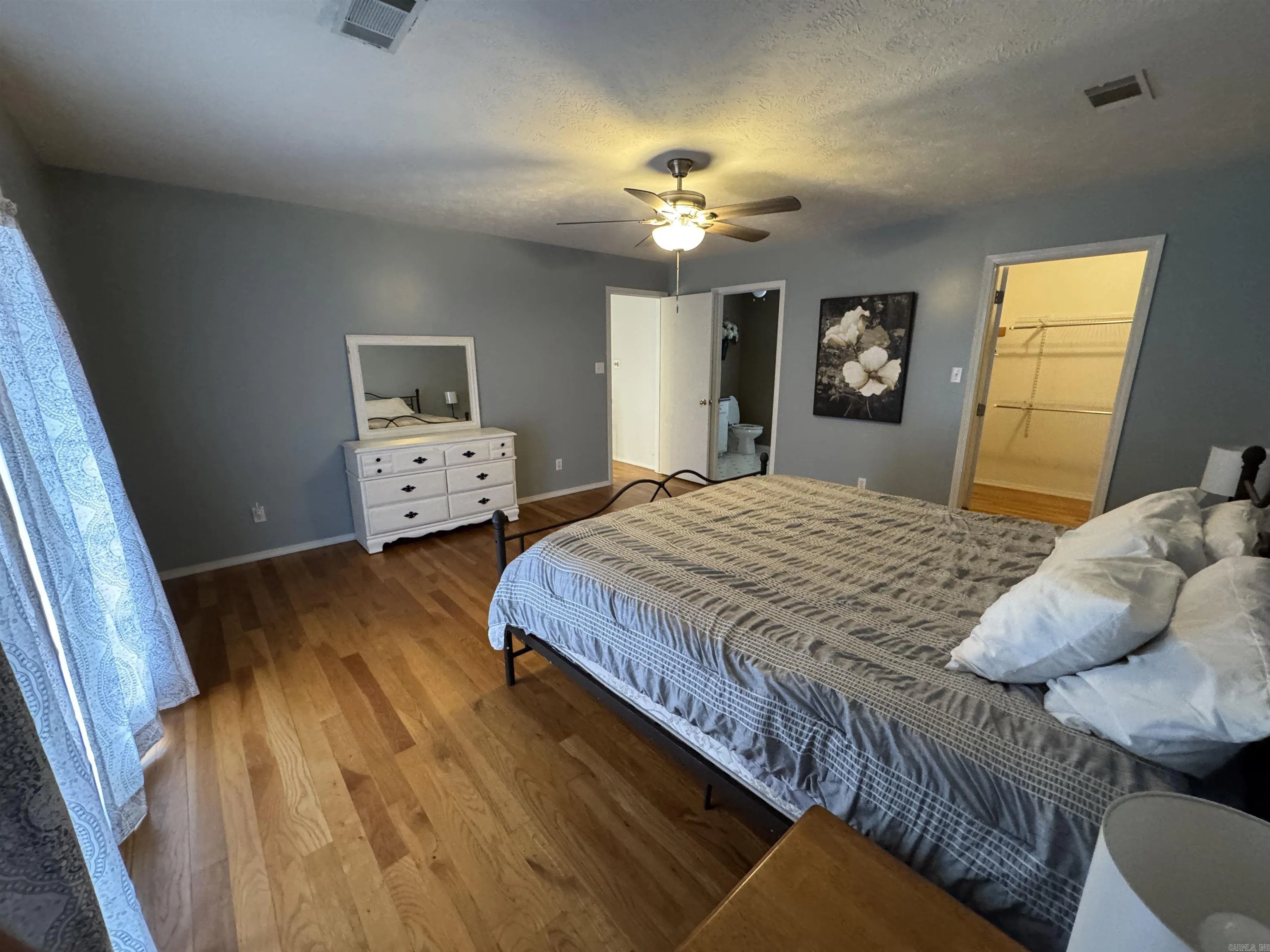Property at 308  Woodrock - Image 14