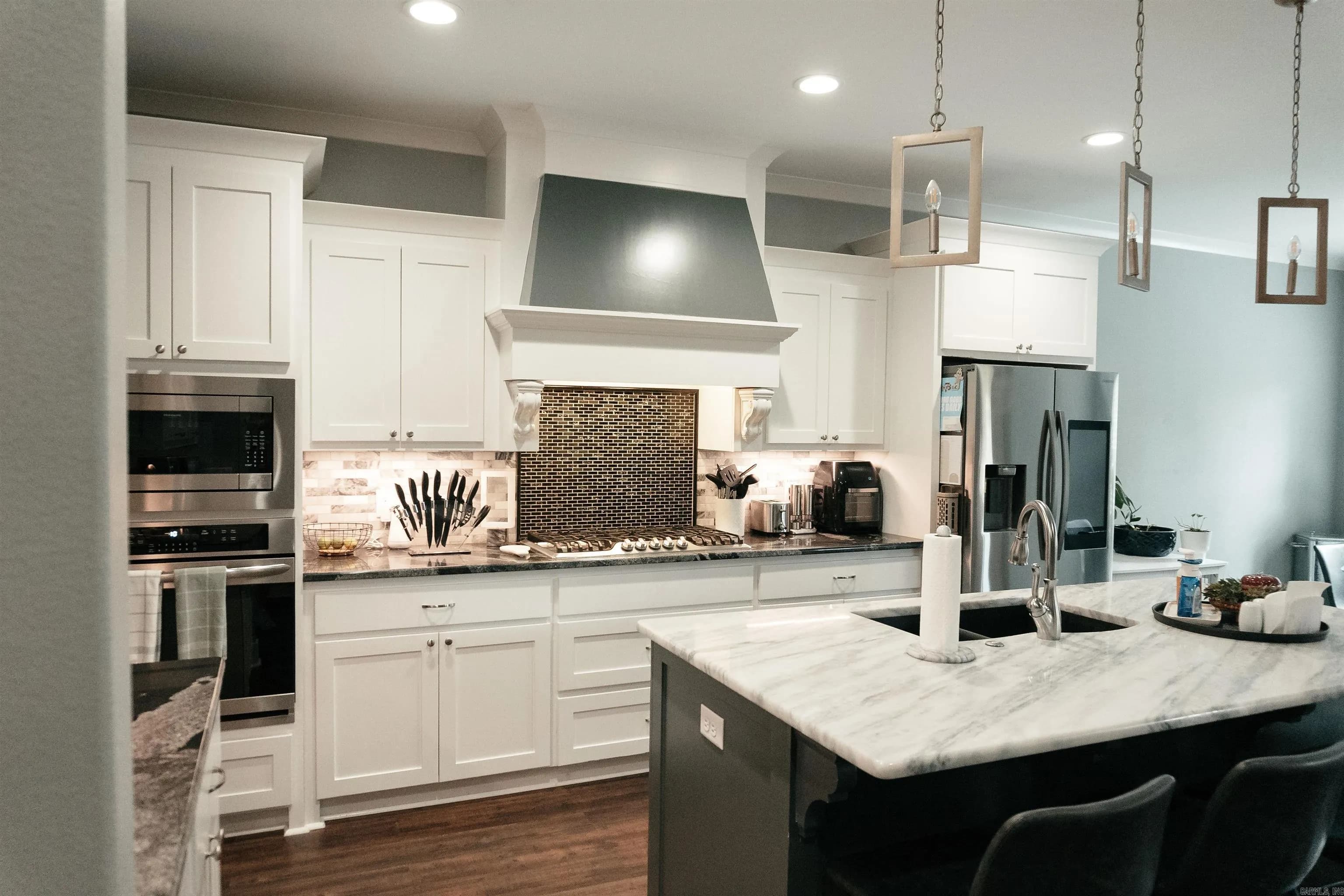 Property at 1601  Huntley - Image 4