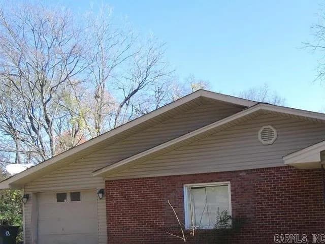 Property at 1811  Peyton
