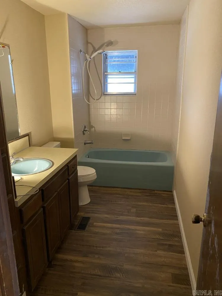 Property at 208  Lake st - Image 13