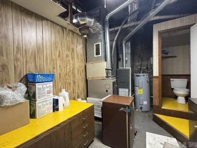 Property at 215 E Broadway - Image 23