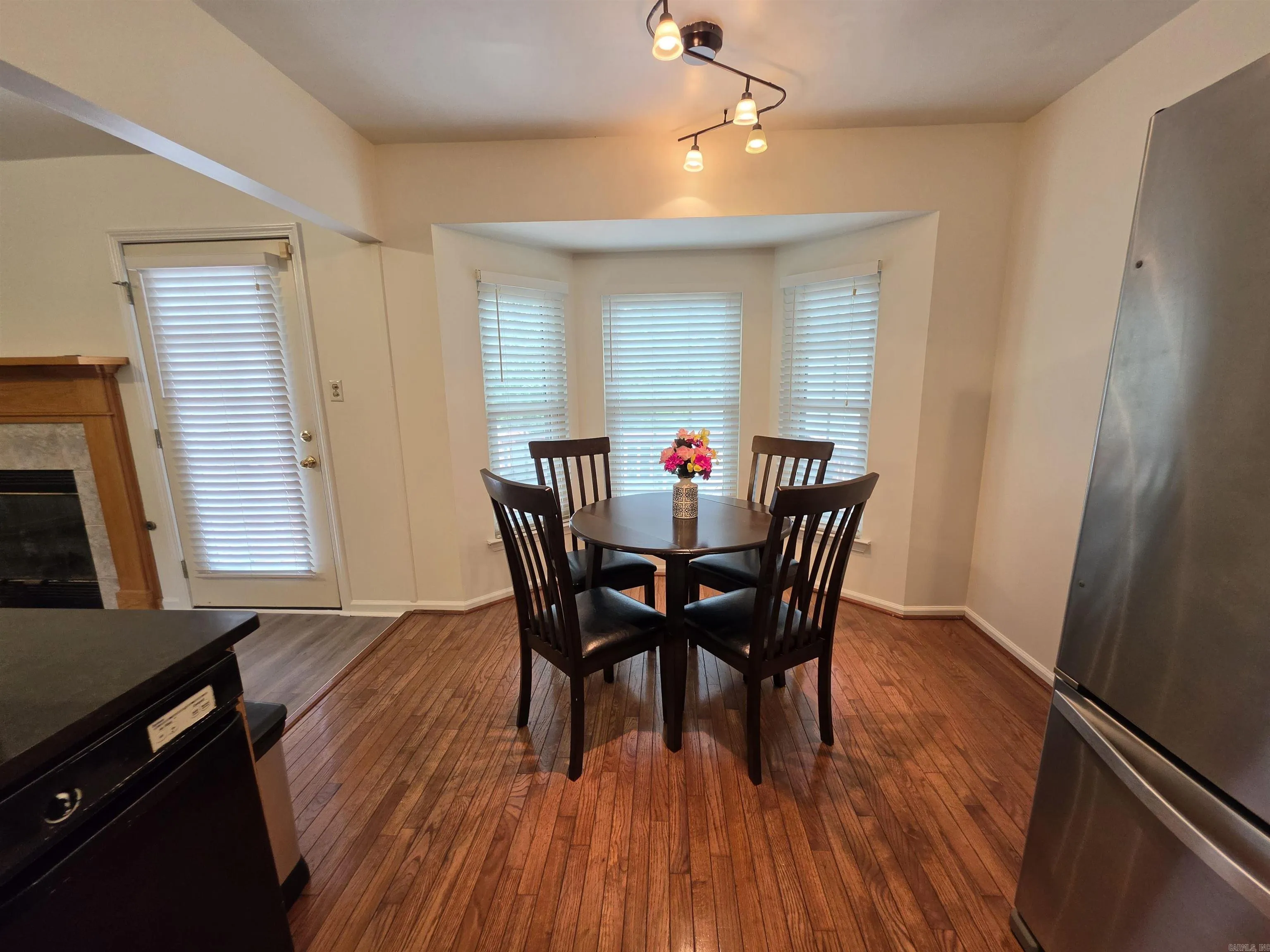 Property at 31  Turquoise - Image 14