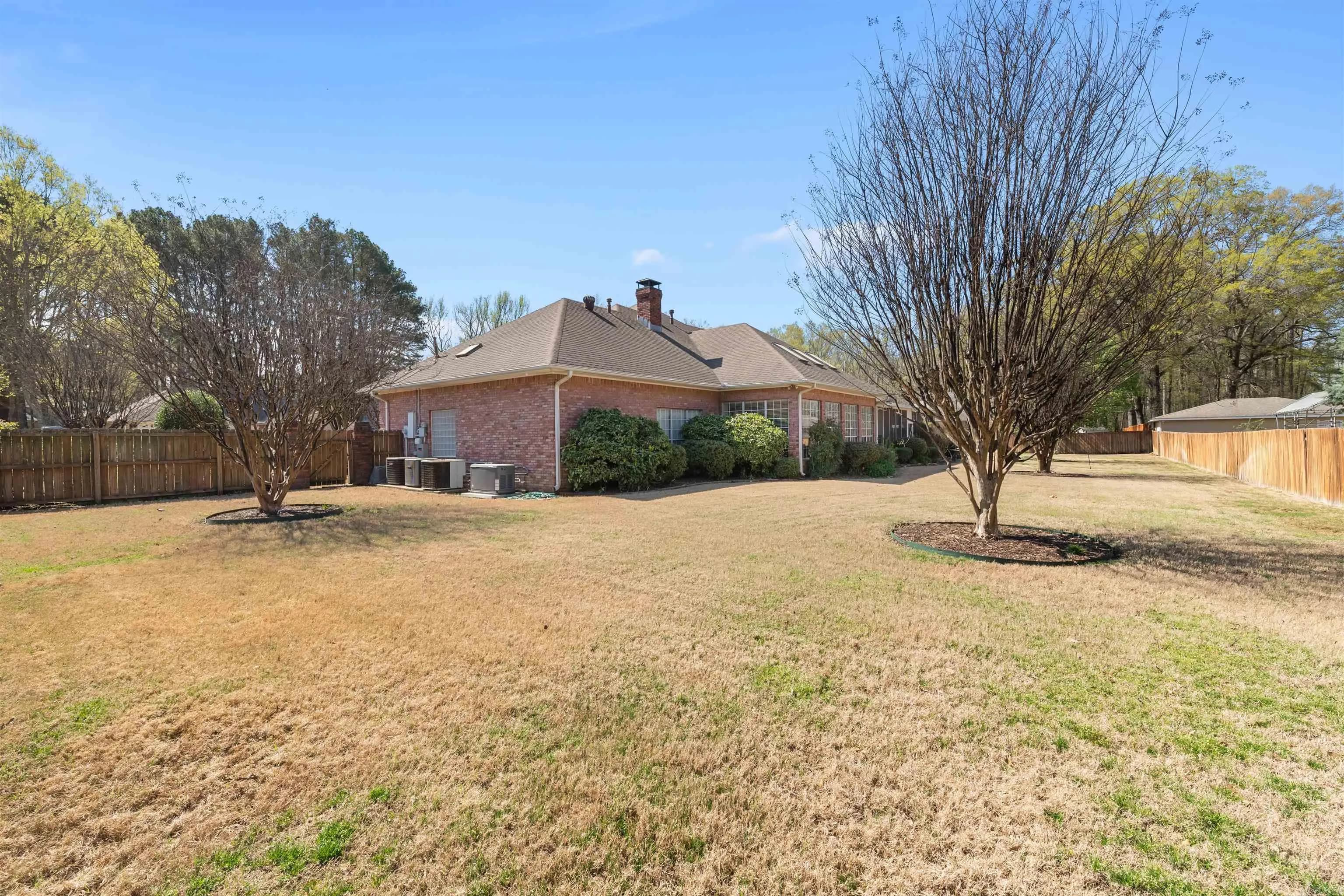 Property at 10  Woodland dr - Image 41