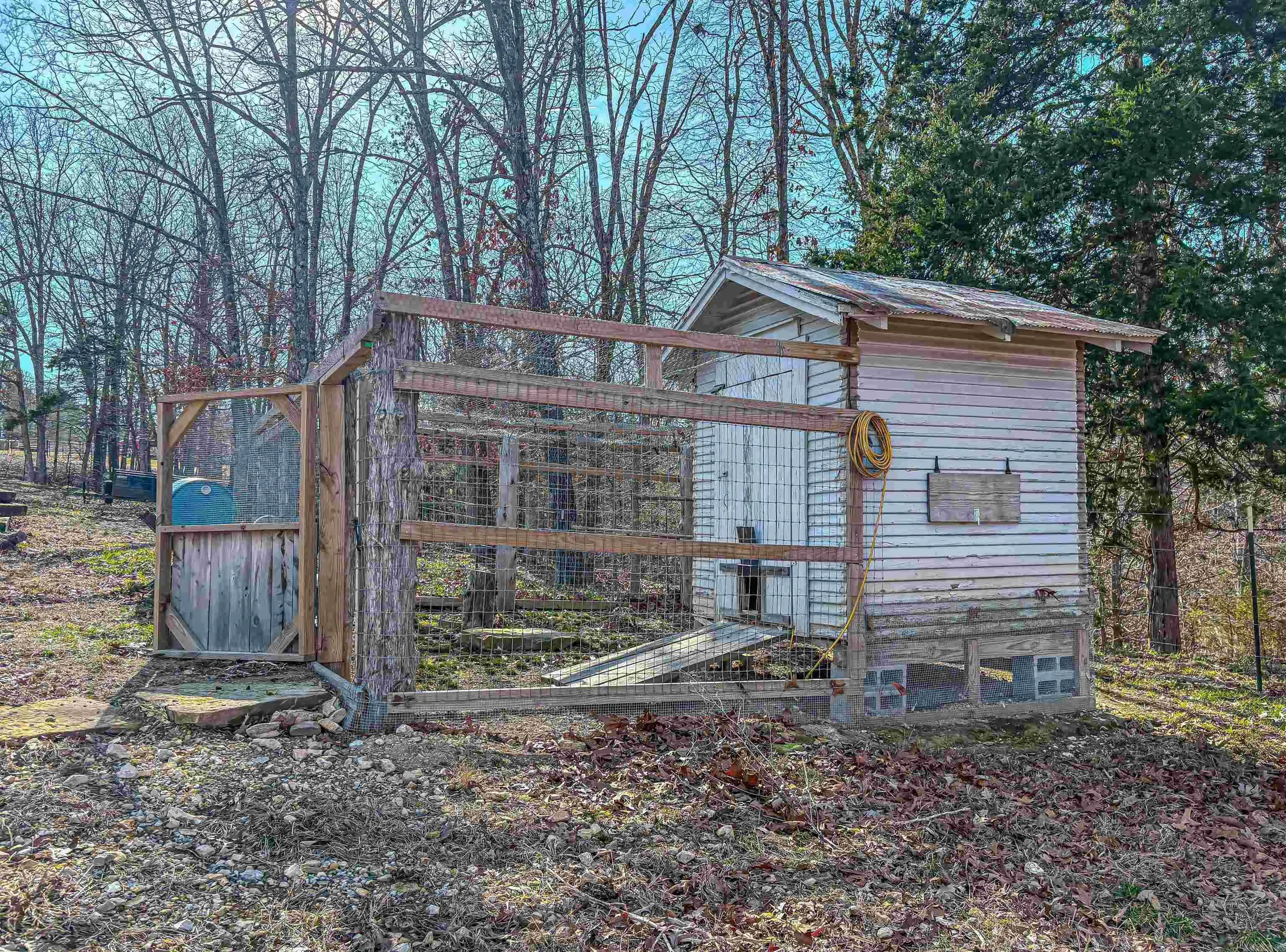 Property at 200  Searcy co. 423 - Image 33
