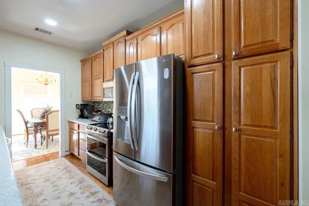 Property at 608  River oaks - Image 14