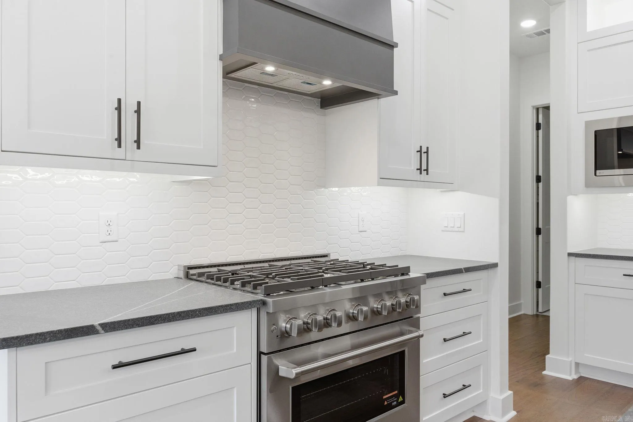 Property at 3076  Avilla manor - Image 11