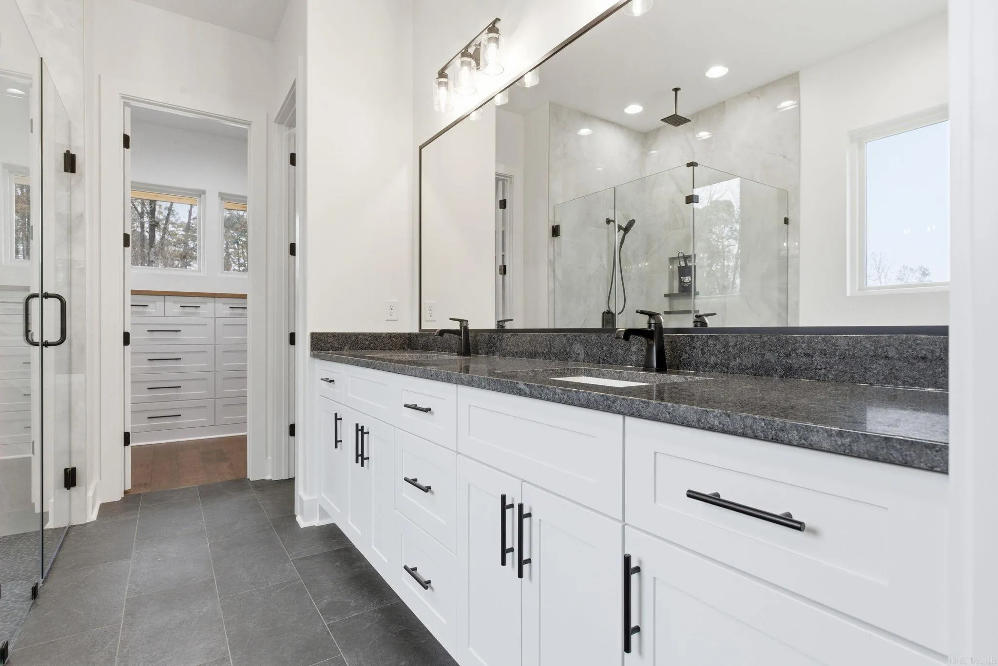 Property at 3076  Avilla manor - Image 39