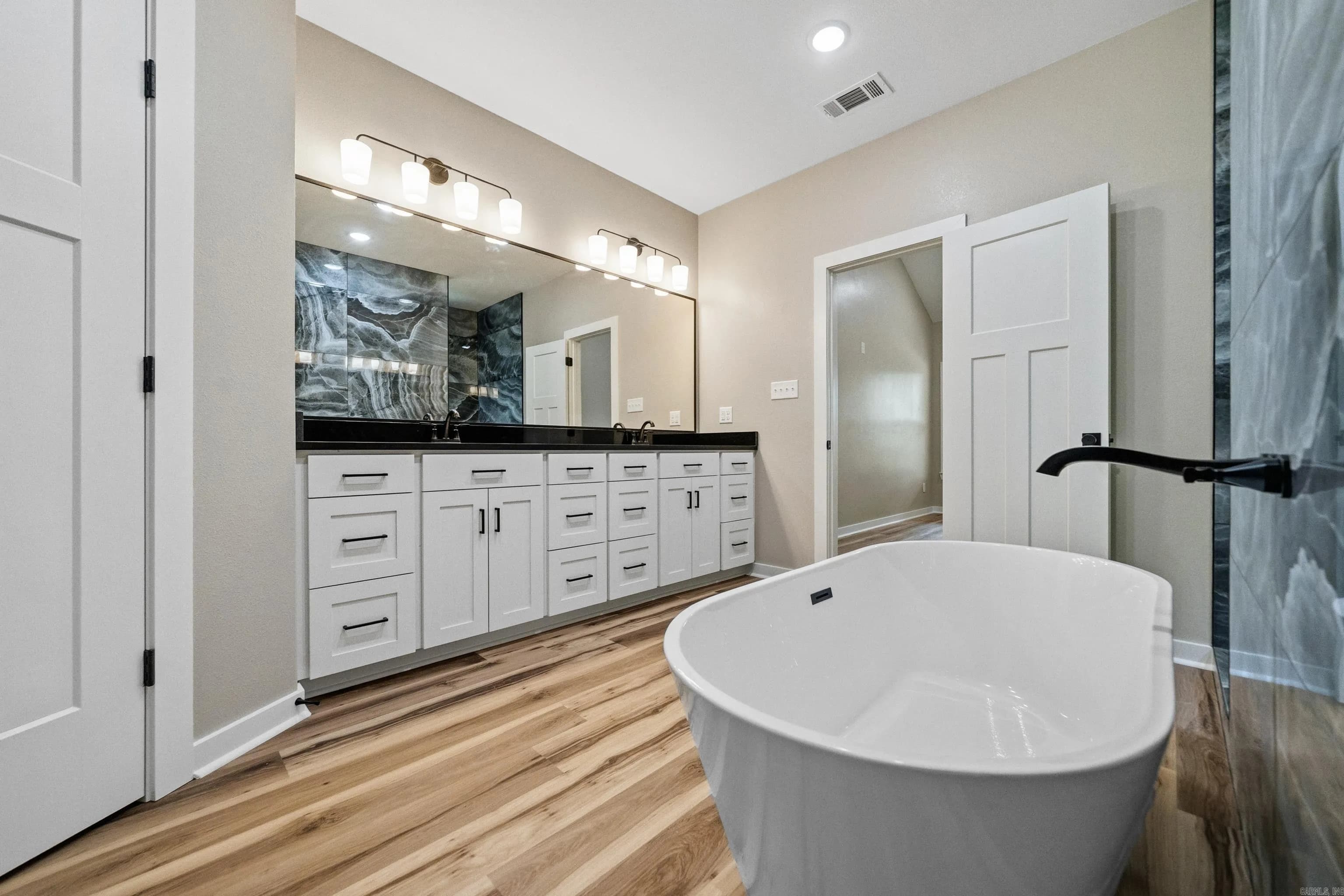 Property at 185  Woodview - Image 50