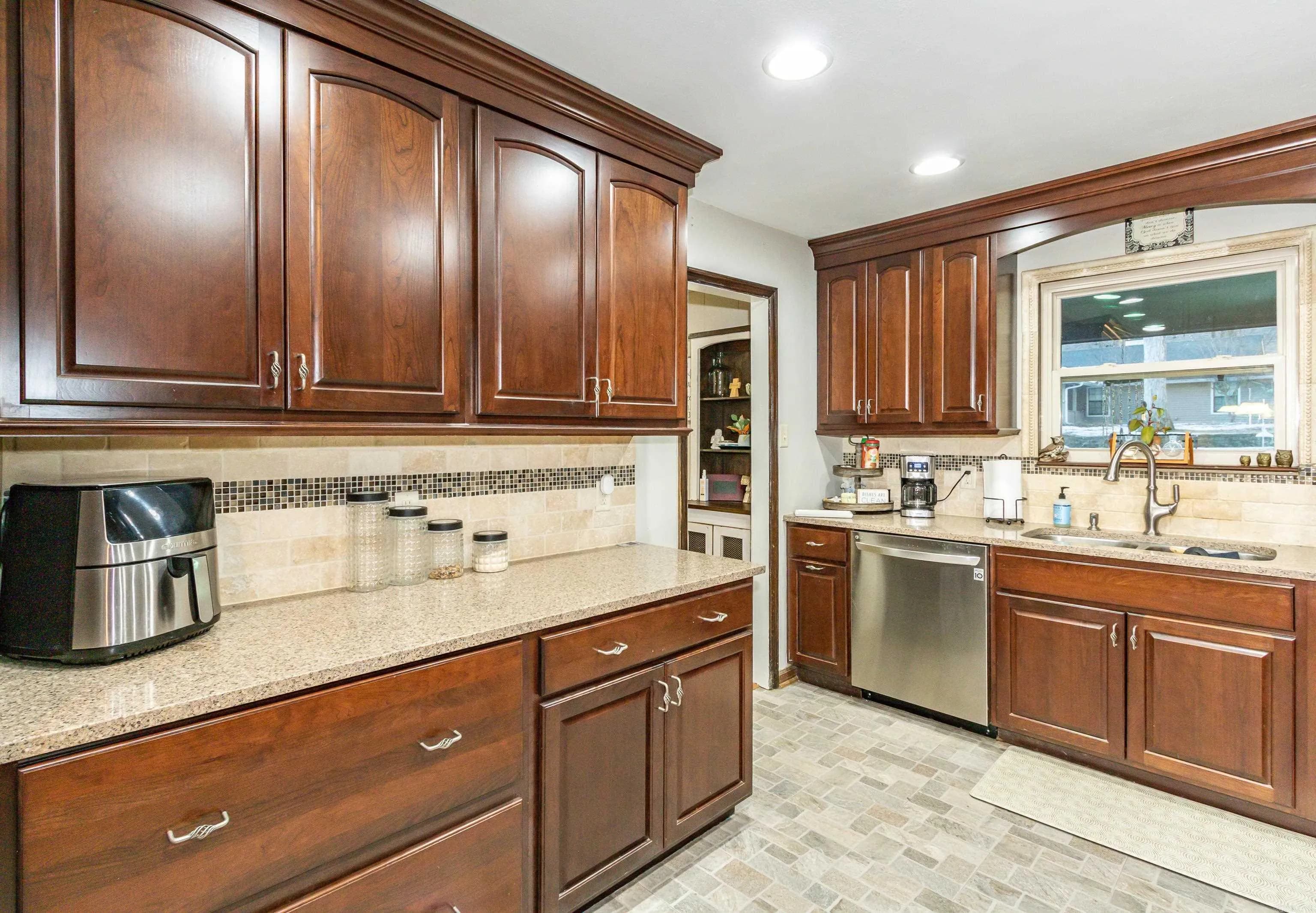 Property at 80  Bame - Image 10