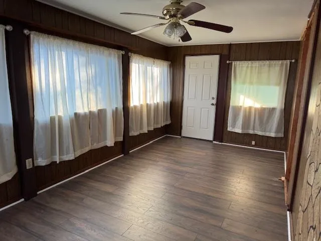 Property at 403 N Pavilion lane - Image 21
