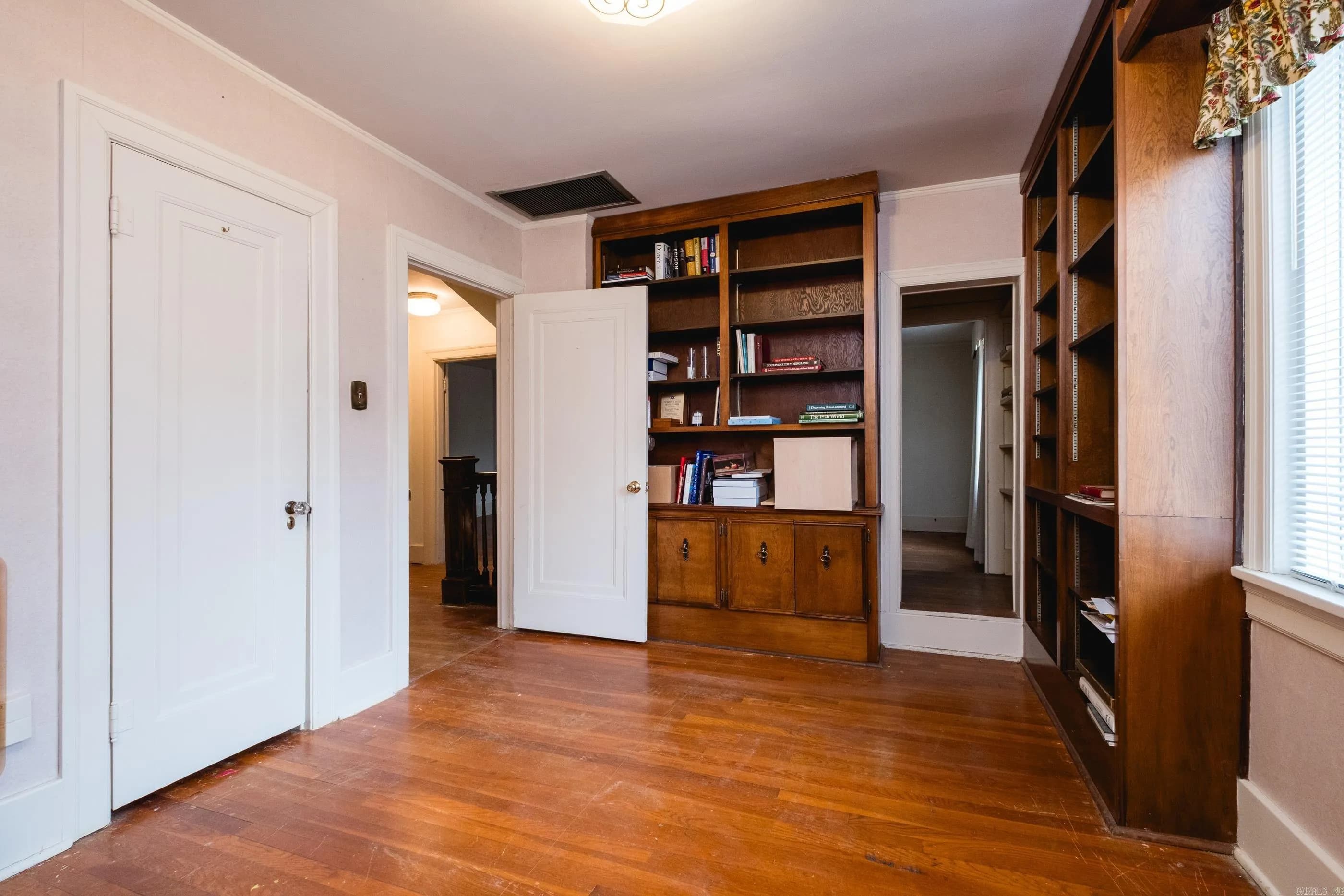 Property at 4820  Crestwood - Image 36