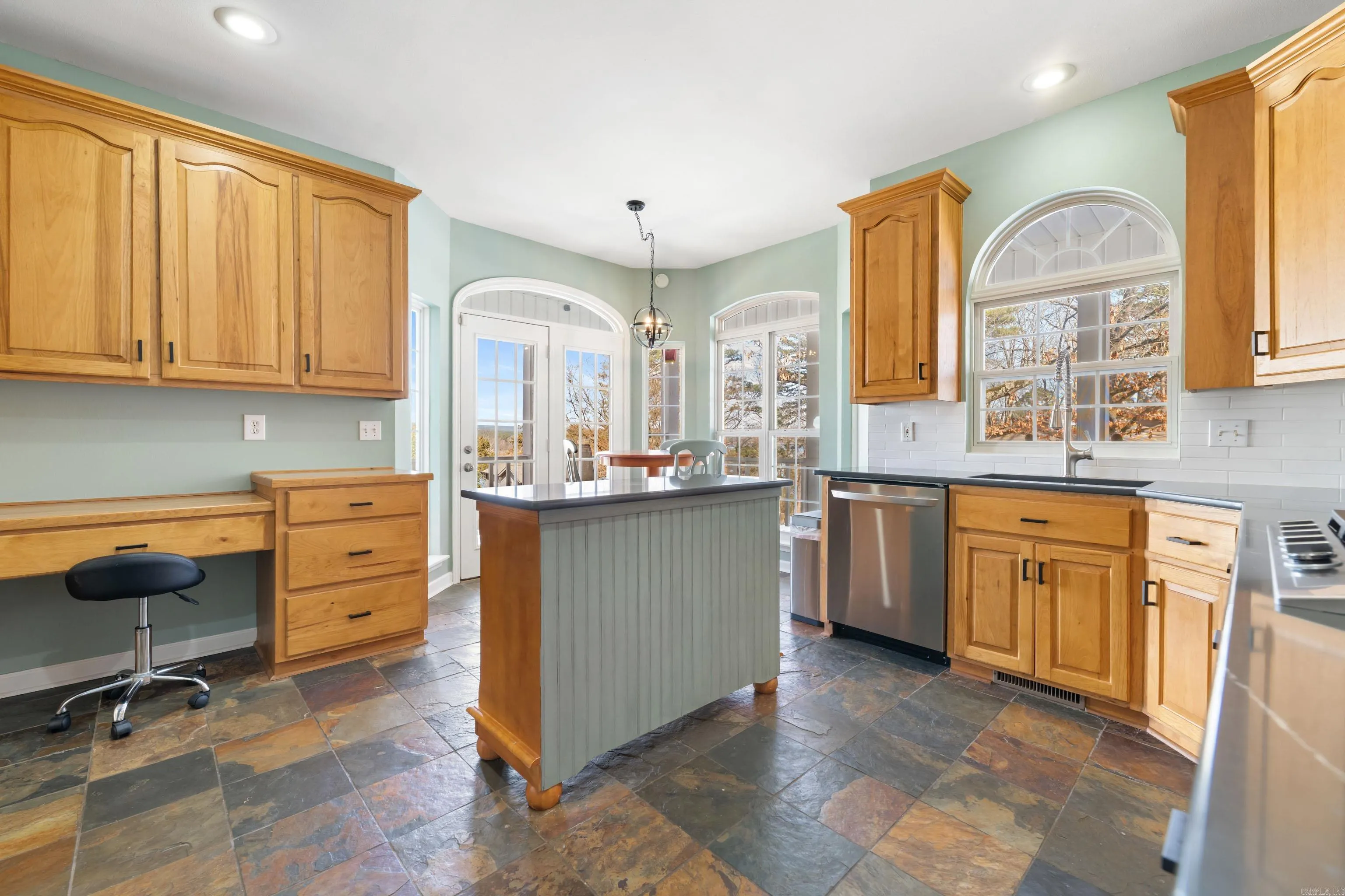 Property at 2510  Woodland bluff - Image 10