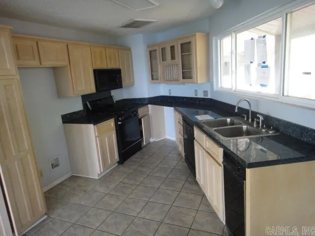 Property at 85  Bluff view - Image 7