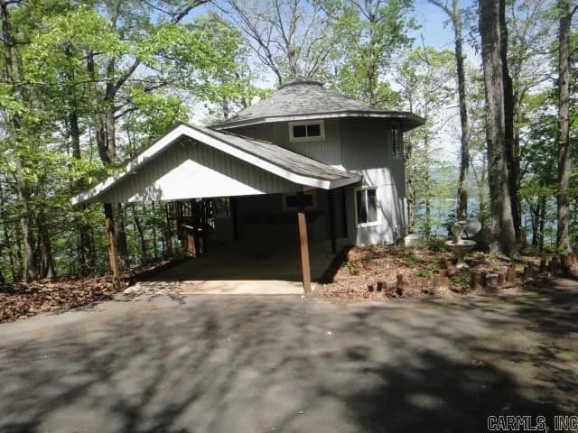 Property at 85  Bluff view - Image 1