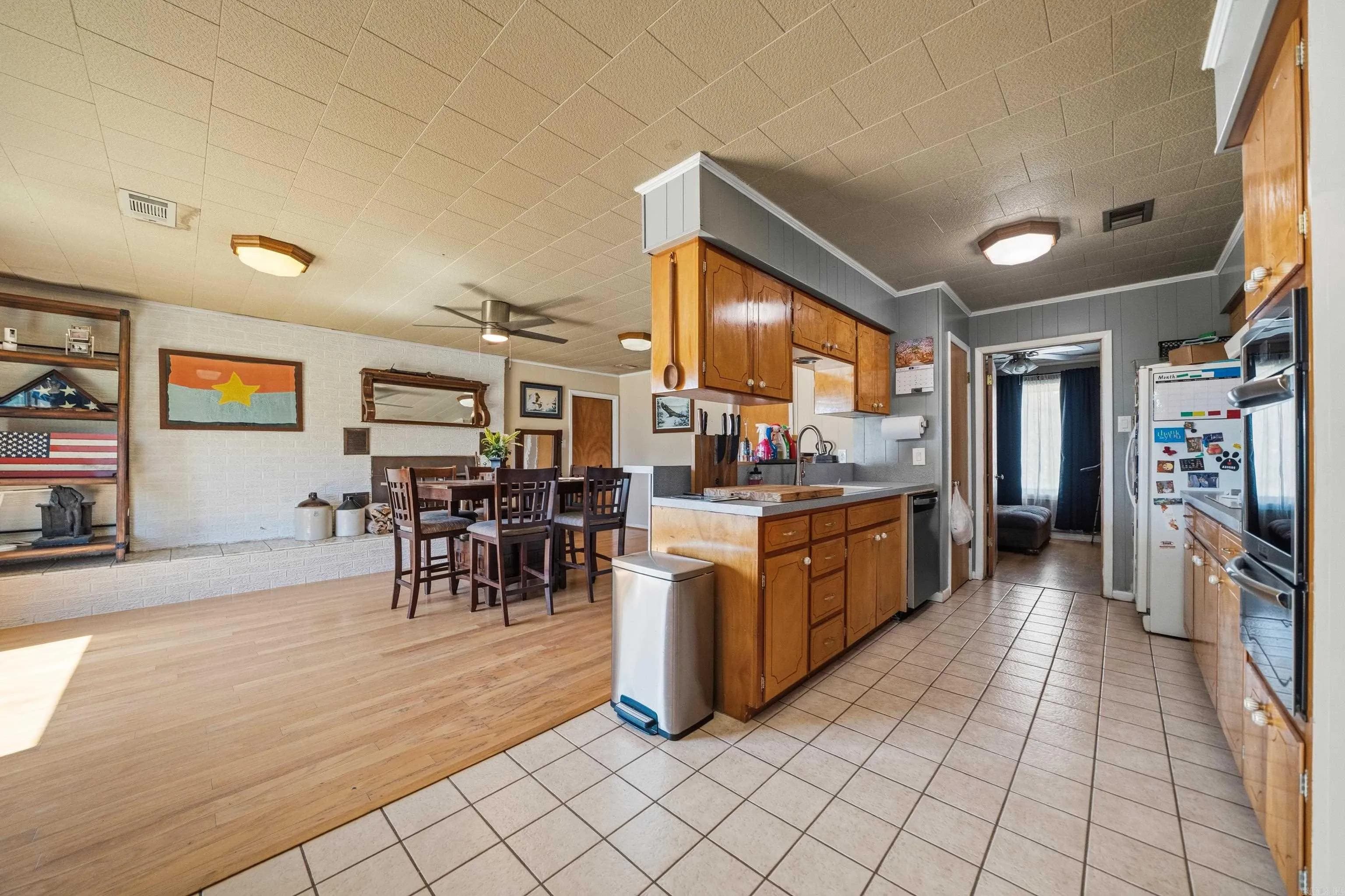 Property at 3478  Airport - Image 8