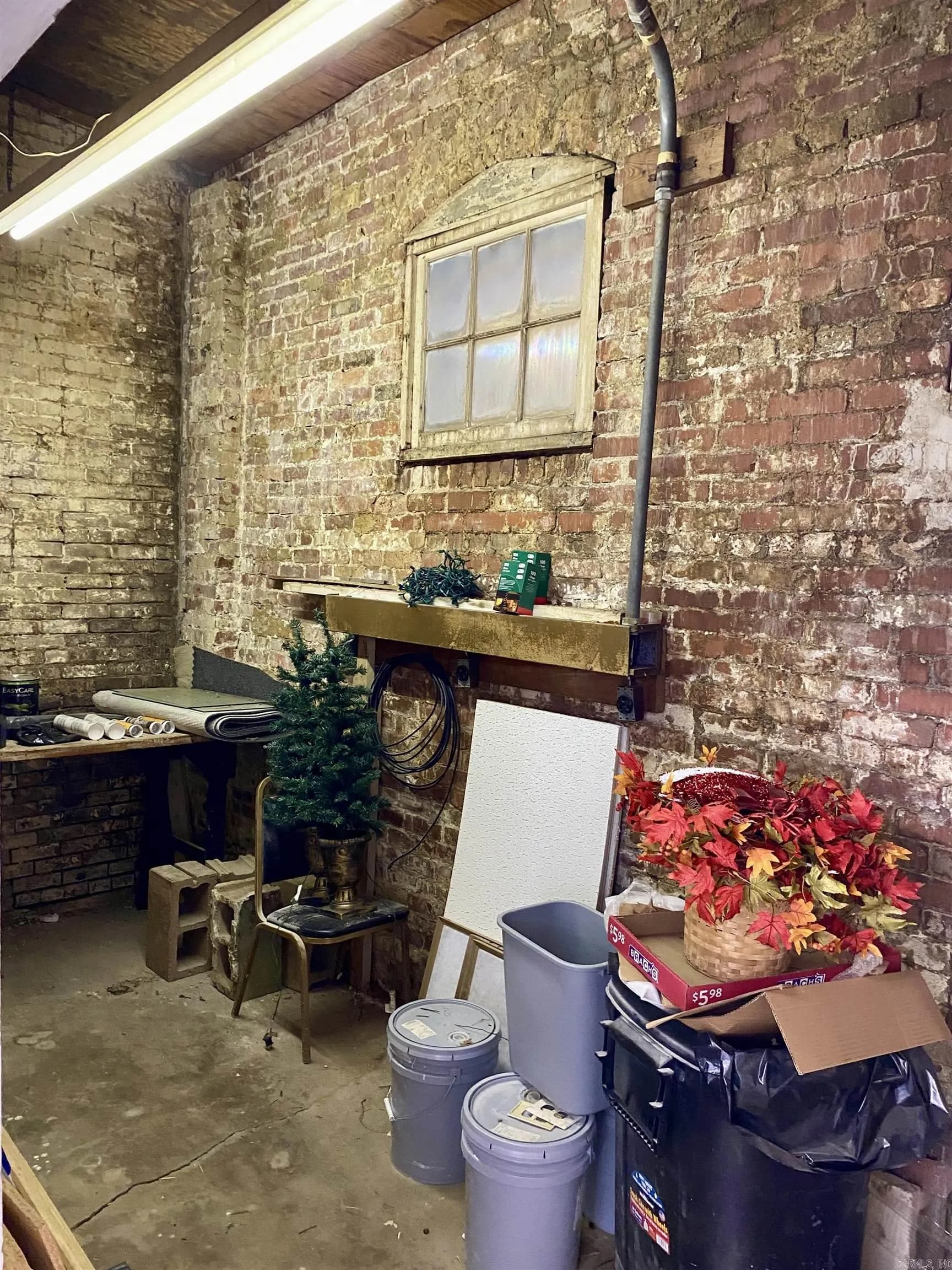 Property at 150 W Main street - Image 19