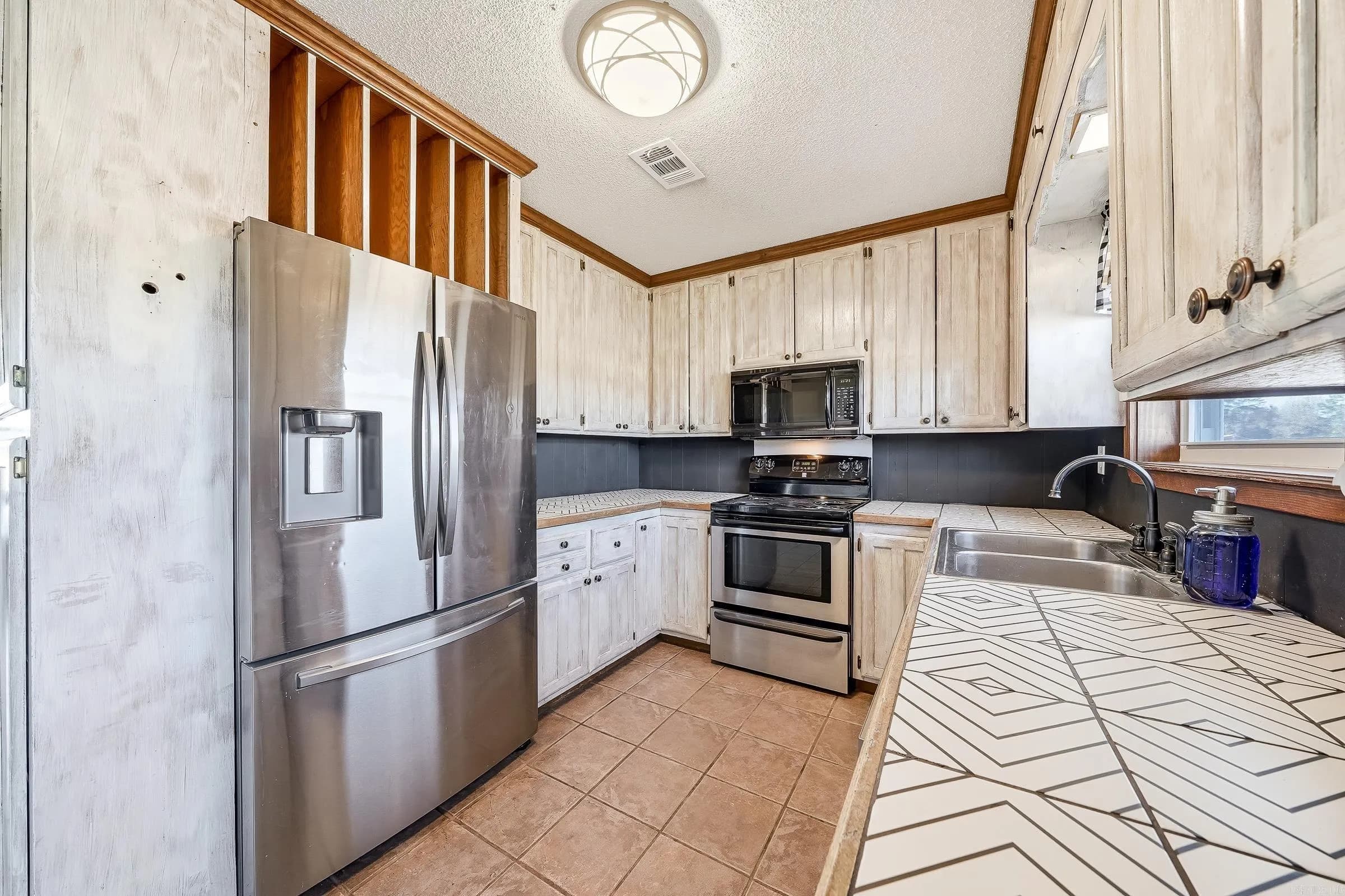 Property at 1335  Chapel hill - Image 5