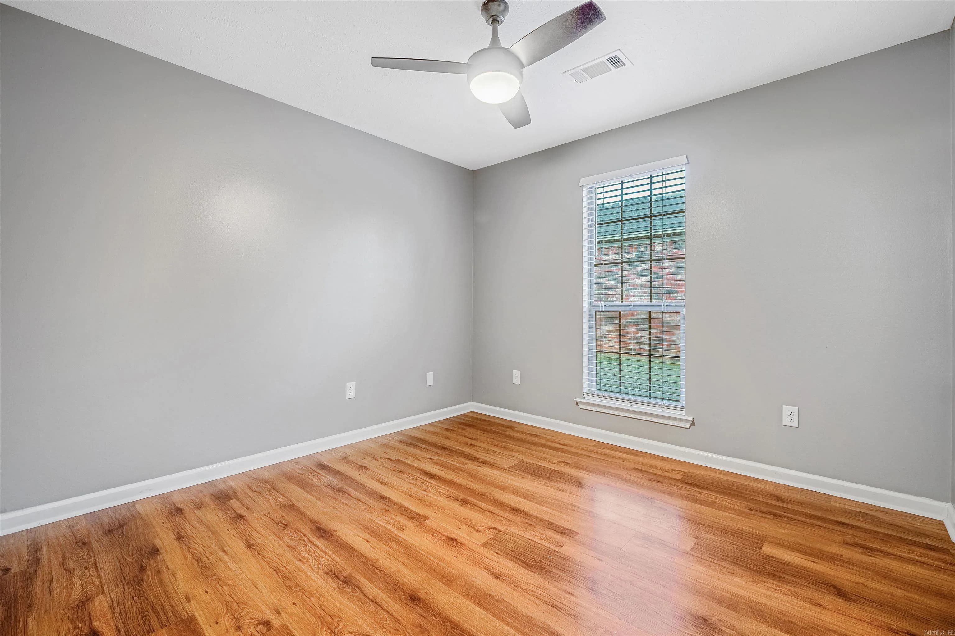 Property at 2470  Remington - Image 21