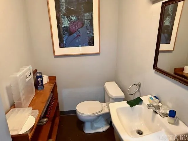 Property at 732  Old bear - Image 27