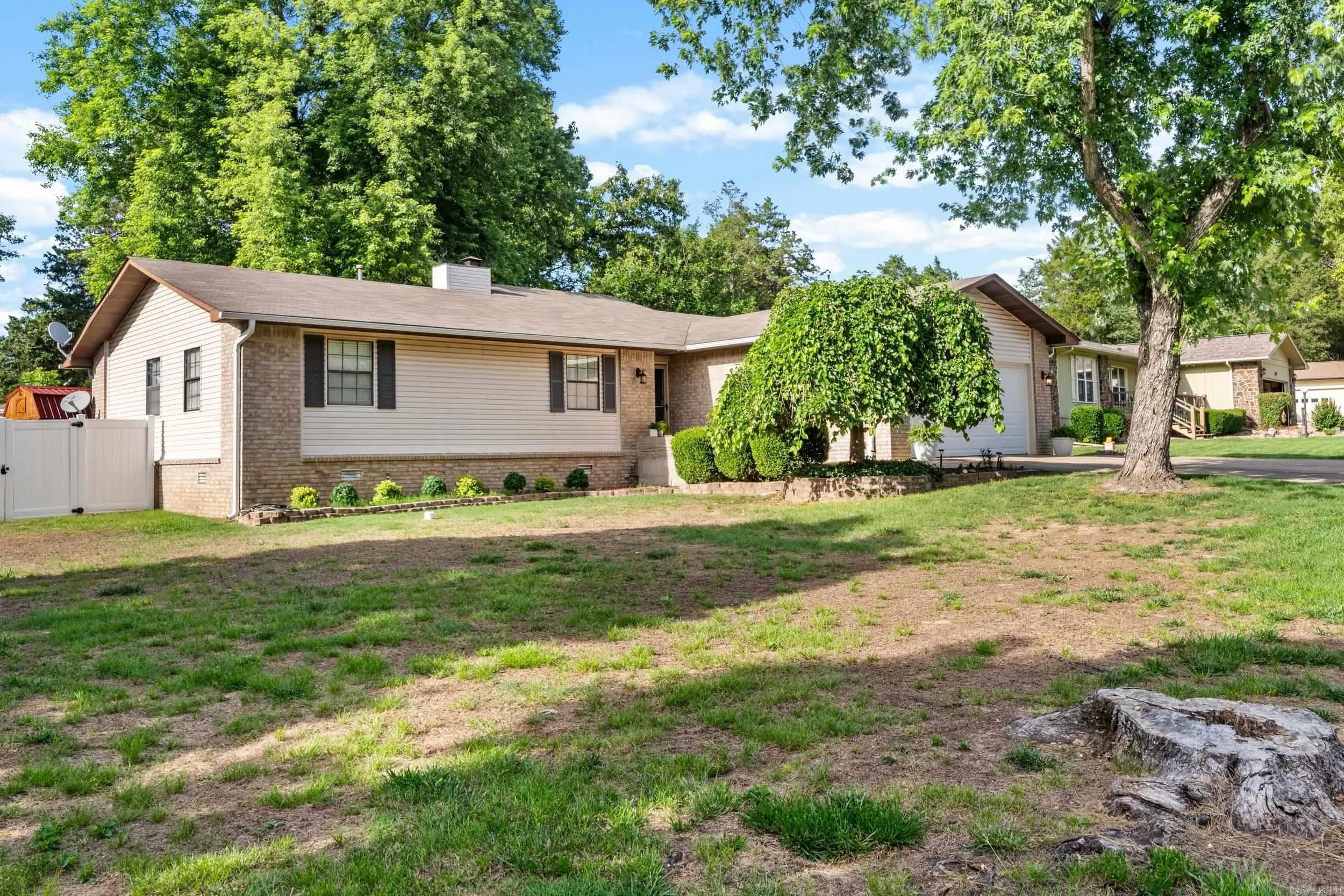 Property at 1401 S Kingswood way - Image 1