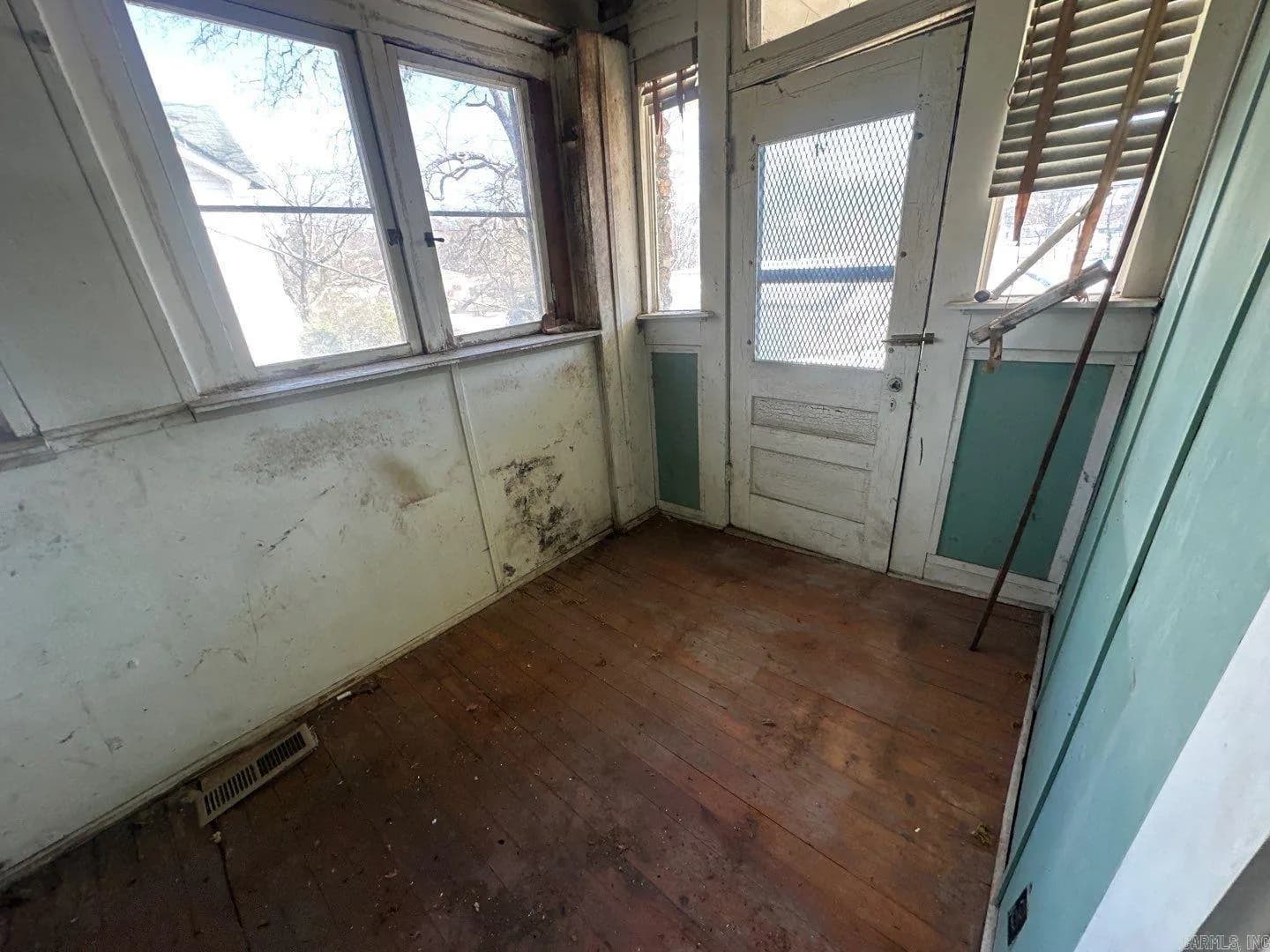 Property at 325  Grove - Image 17