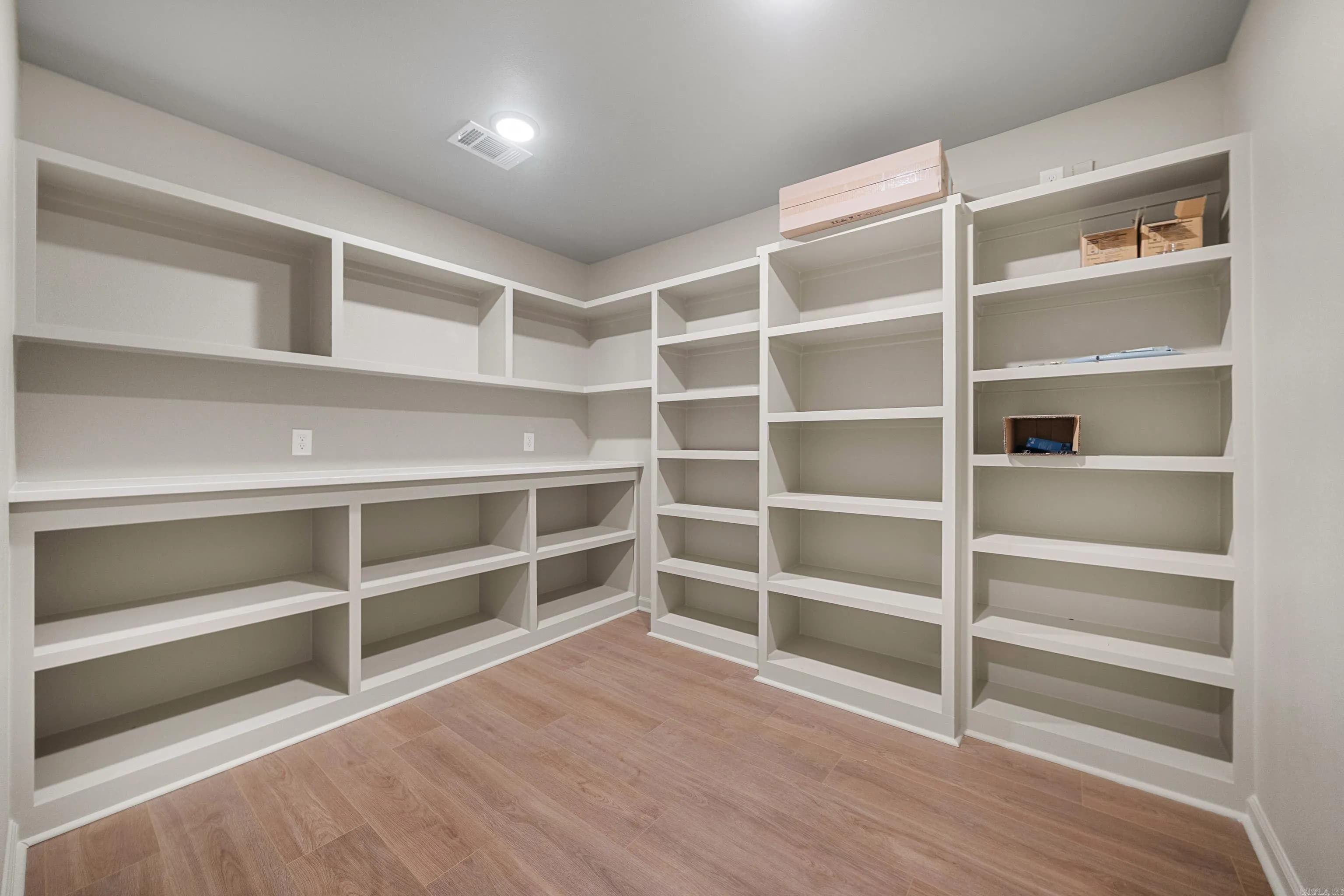 Property at 347  Diamondhead - Image 30