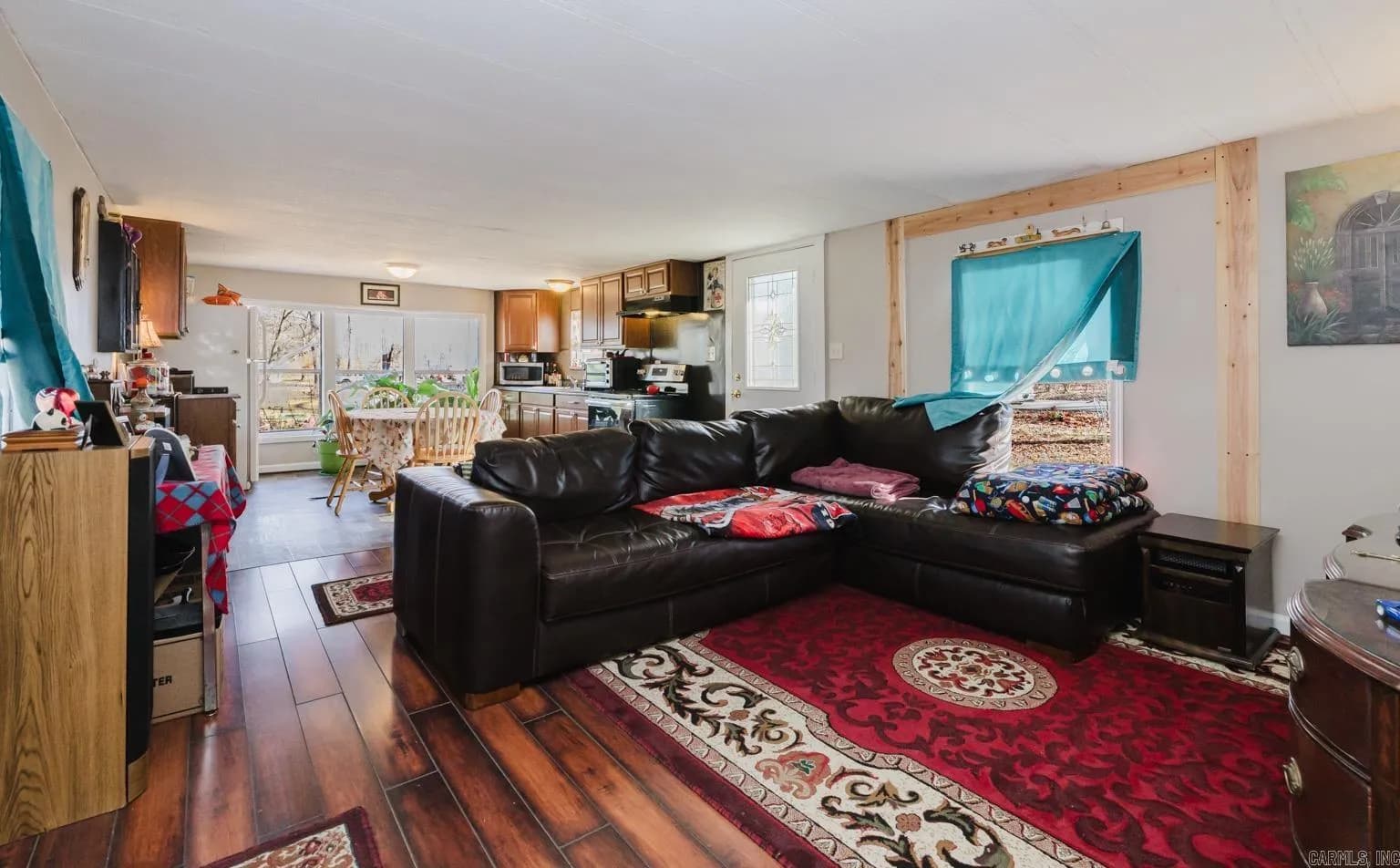 Property at 2913  Glennbrook - Image 4
