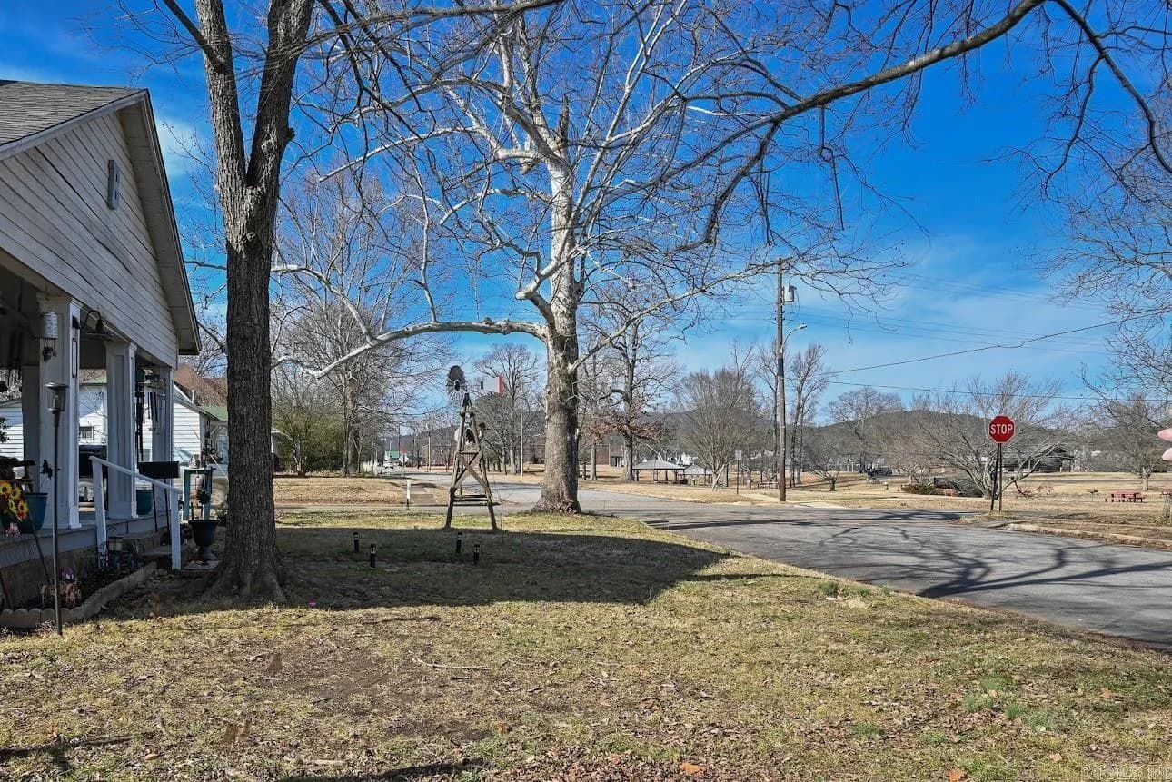 Property at 701  Ninth st - Image 8
