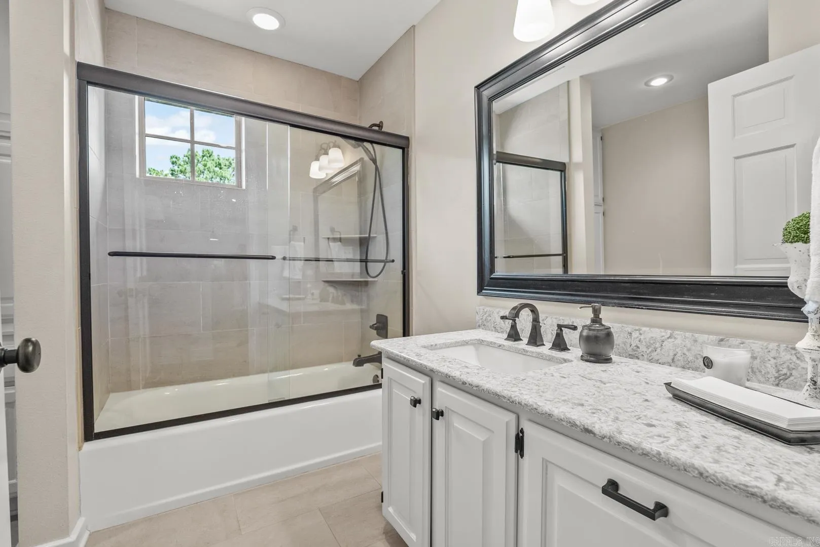 Property at 110  Connie - Image 35