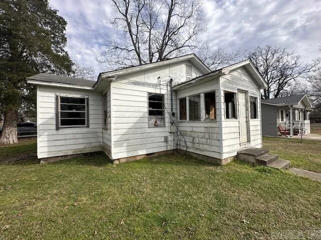Property at 405 E 7th st