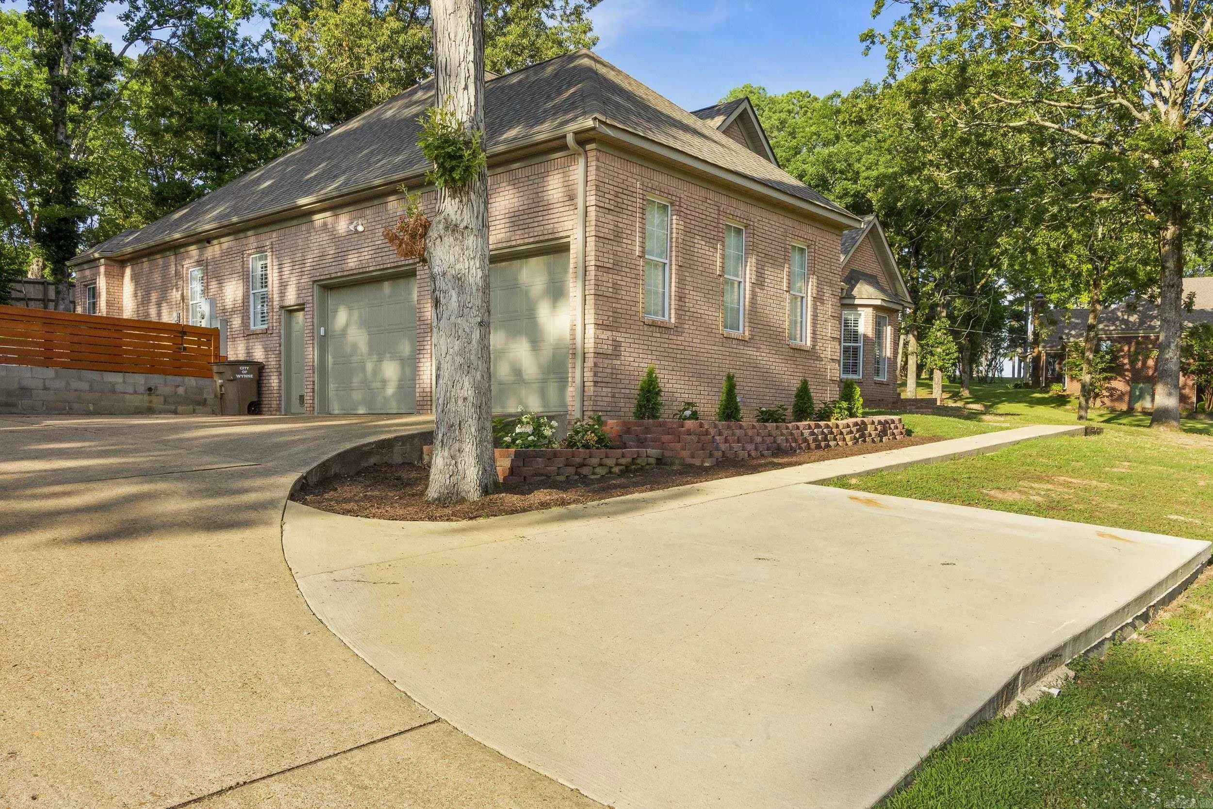 Property at 12  Wynnewood - Image 40