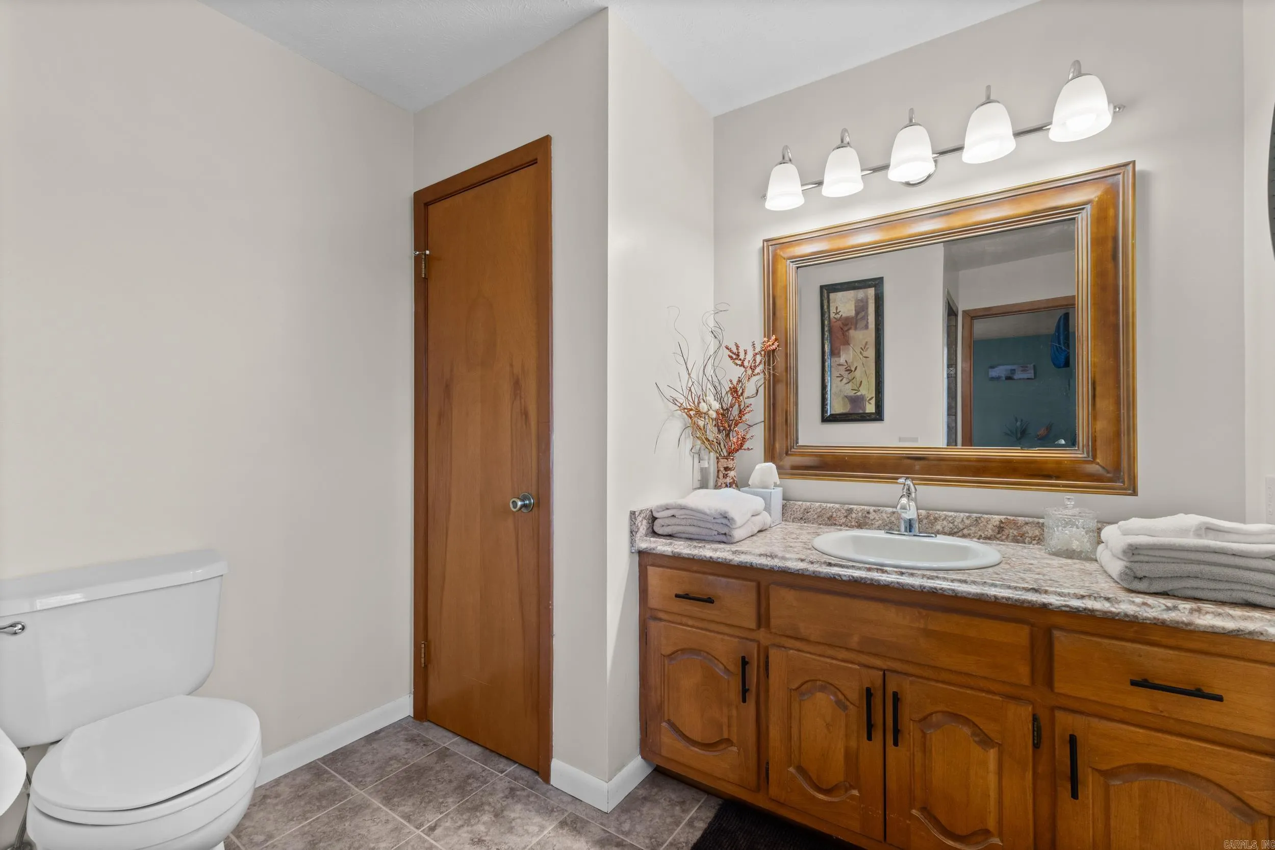 Property at 1207  Edgewater - Image 20