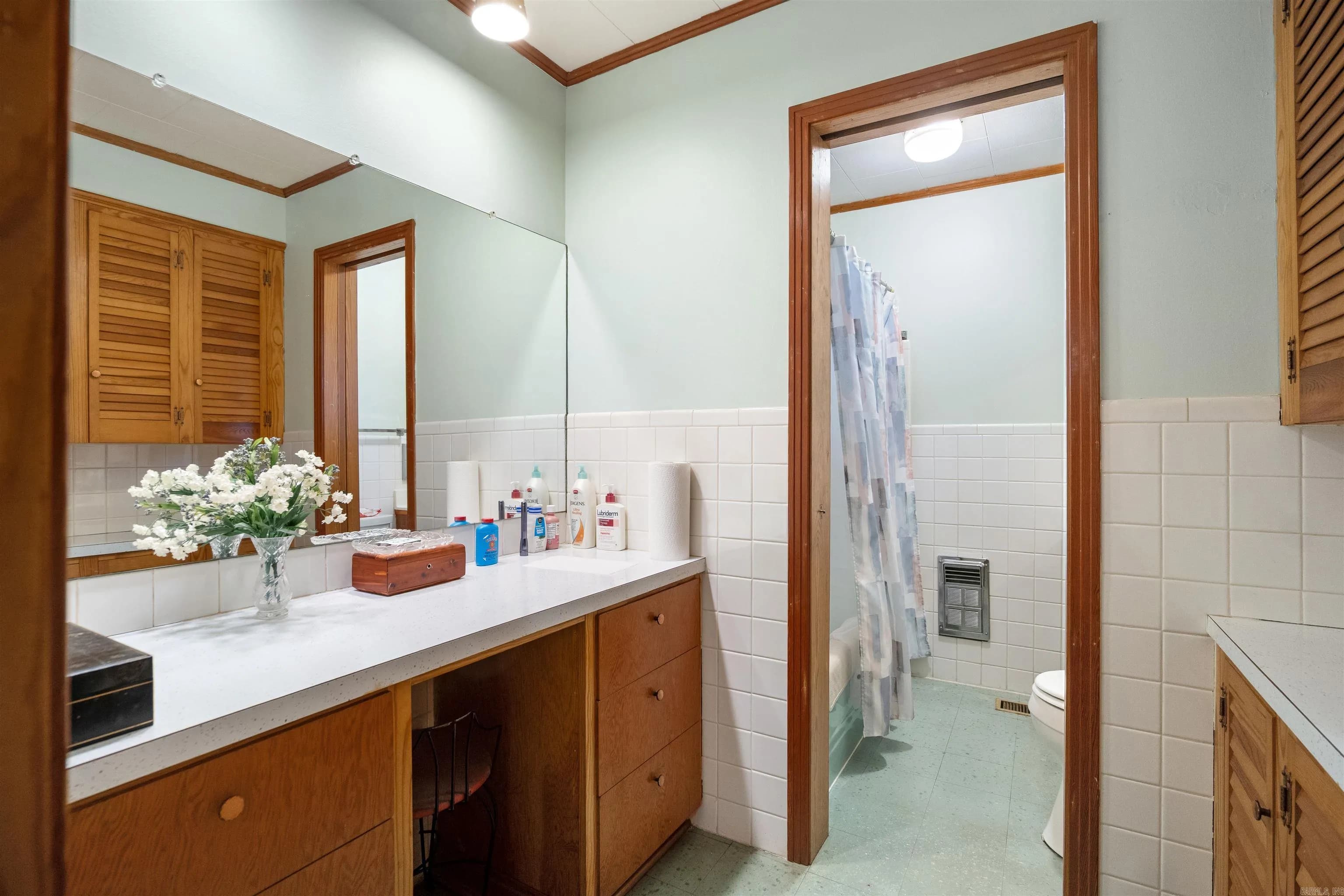 Property at 414  Ridgecrest - Image 20