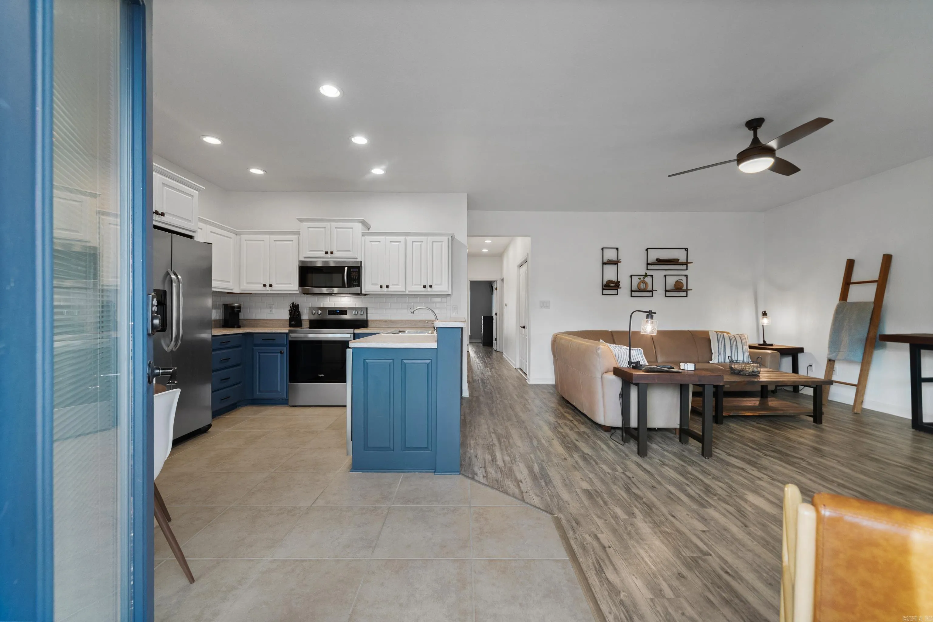 Property at 122  Chambers, A - Image 5