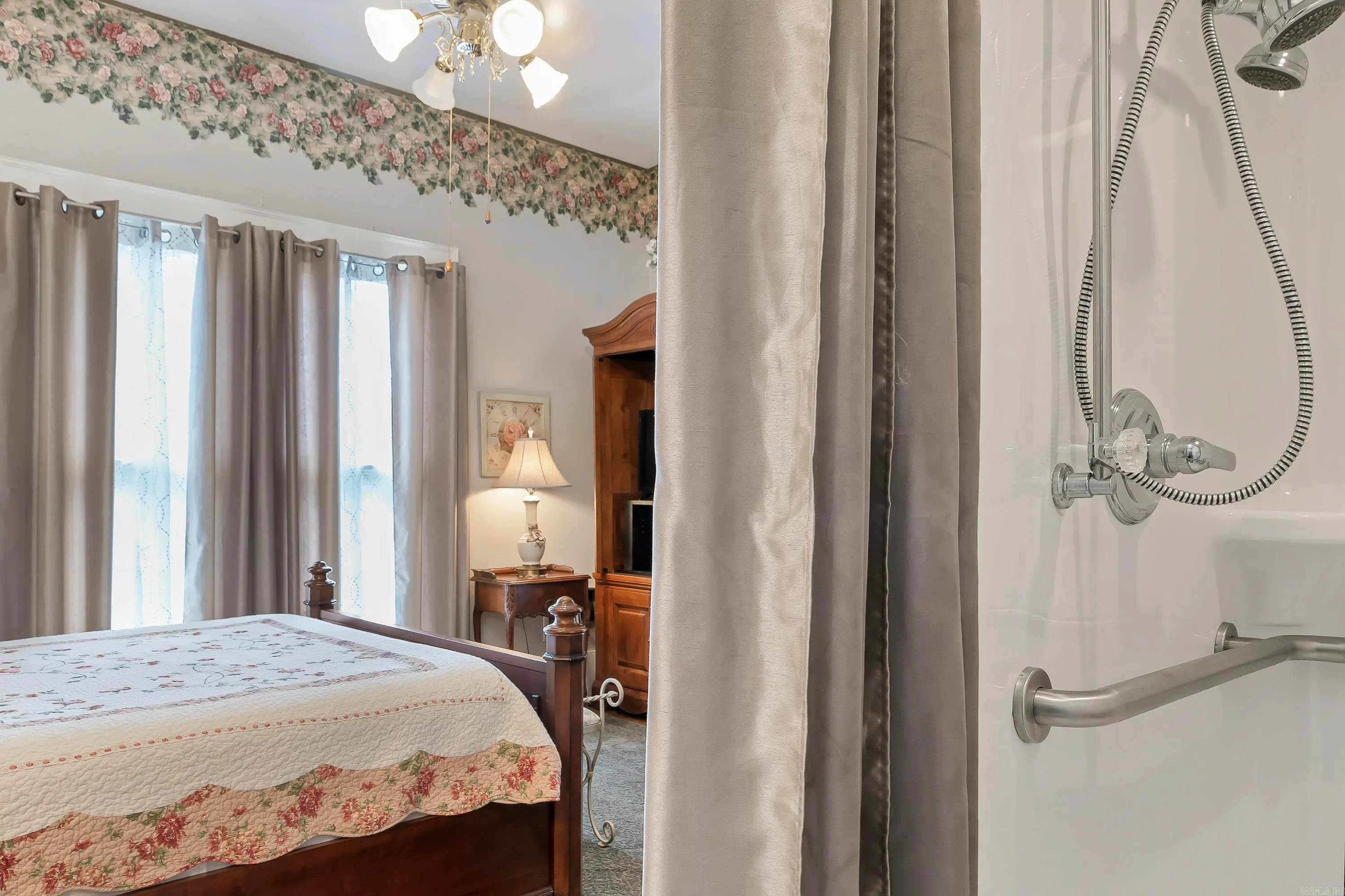 Property at 611 W Court - Image 39