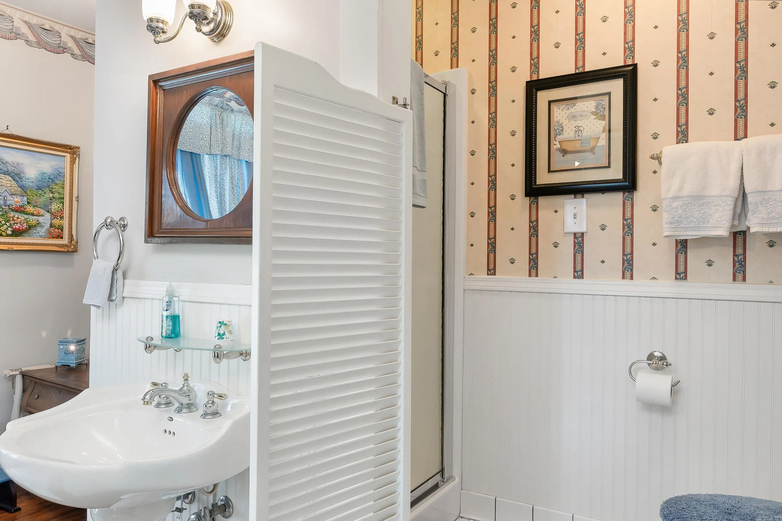 Property at 611 W Court - Image 24