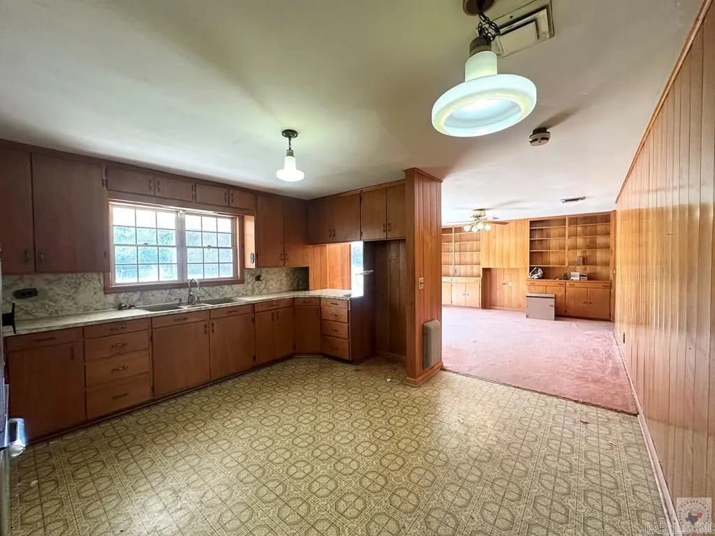 Property at 1408 E Main st. - Image 8