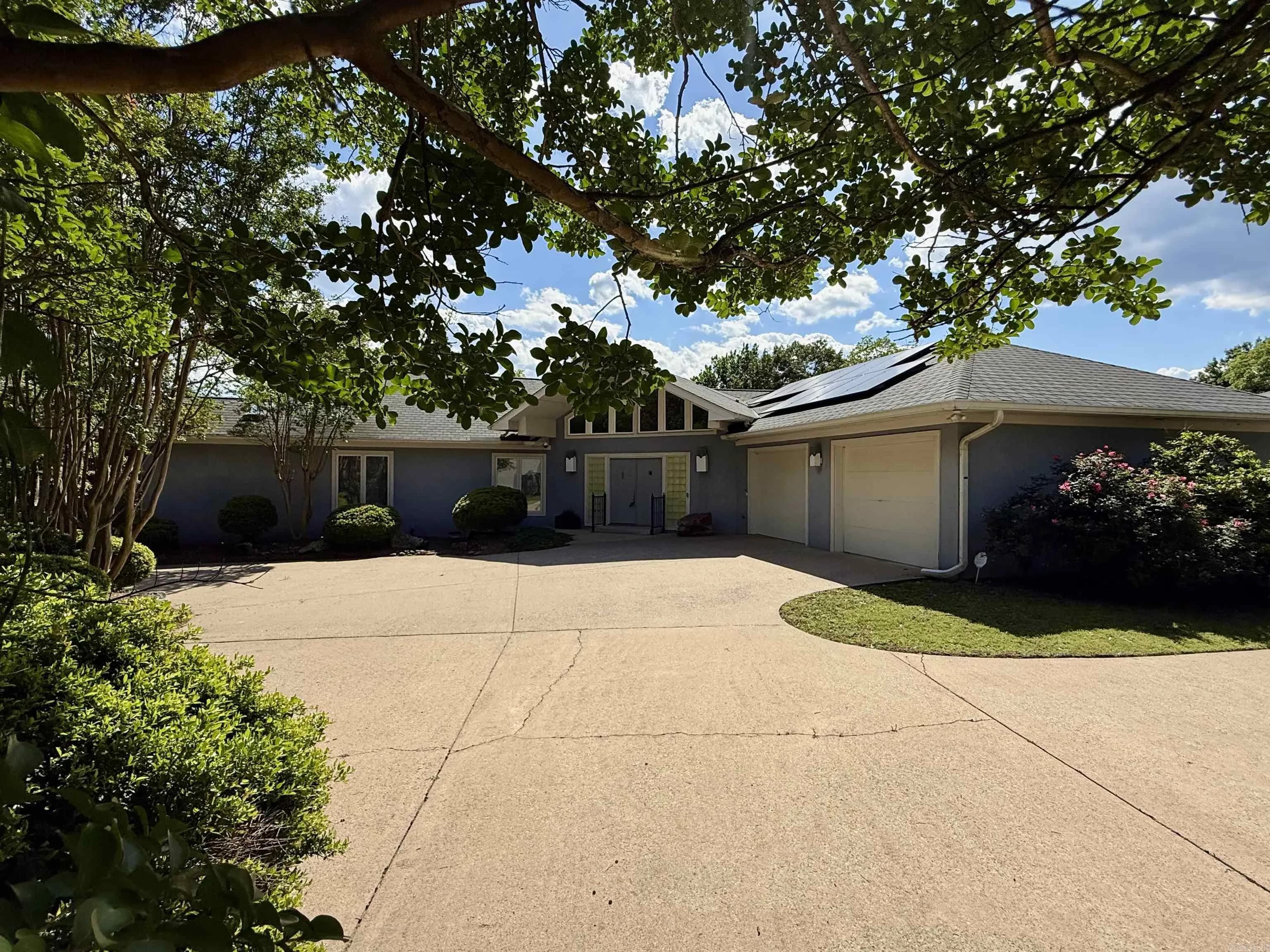 Property at 17  Breezewood - Image 1