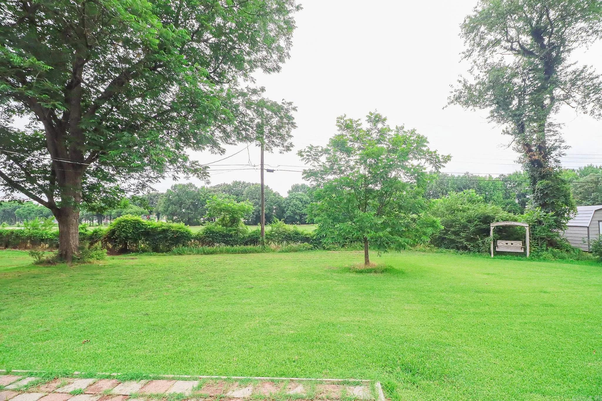 Property at 411  Lynne - Image 18