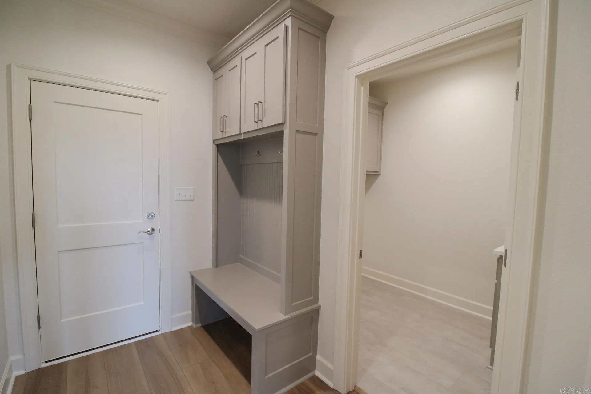 Property at 1020  Ridgeview - Image 7