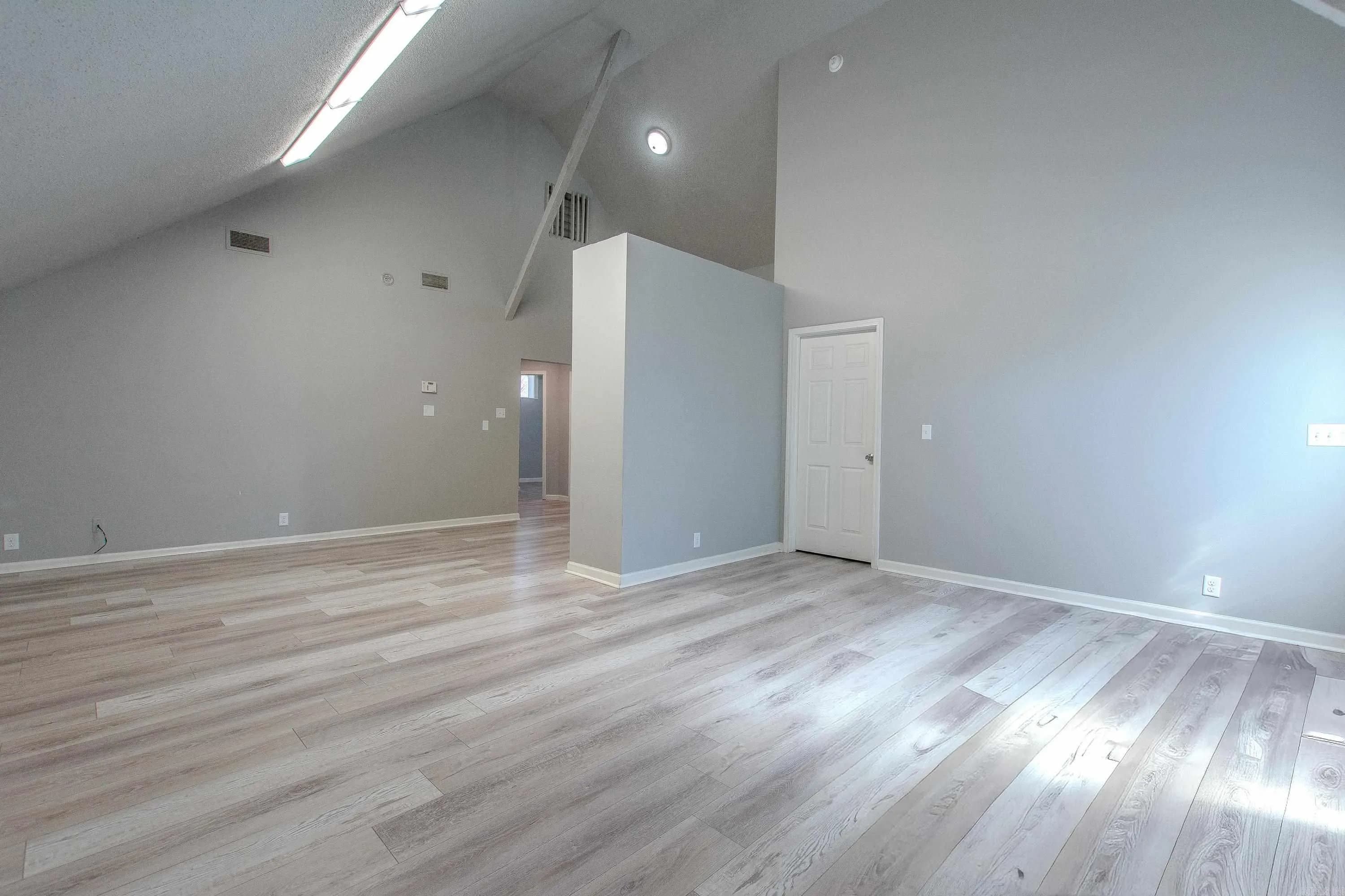 Property at 1904  Evans loop - Image 14
