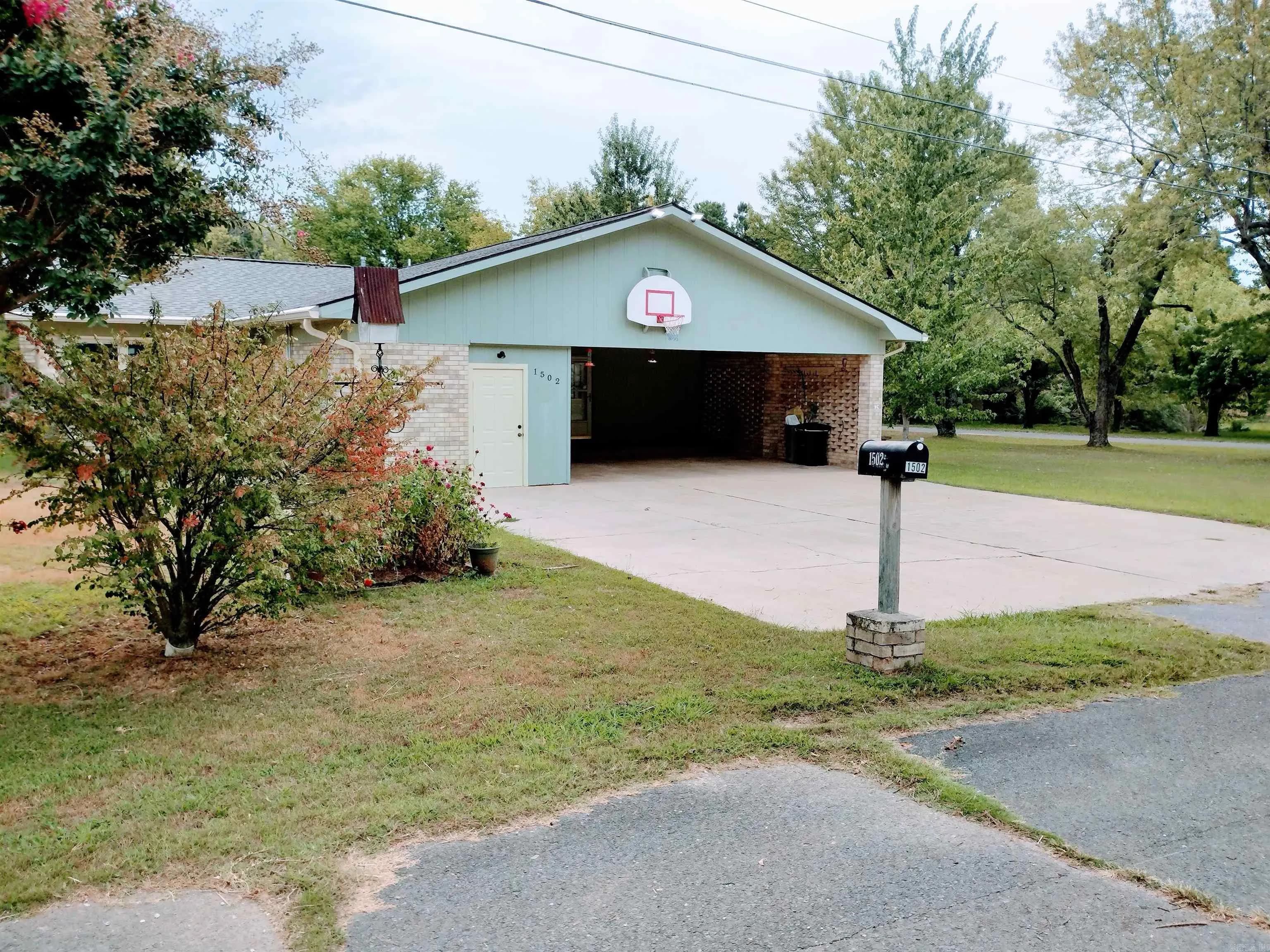 Property at 1502  Cynthia st - Image 5