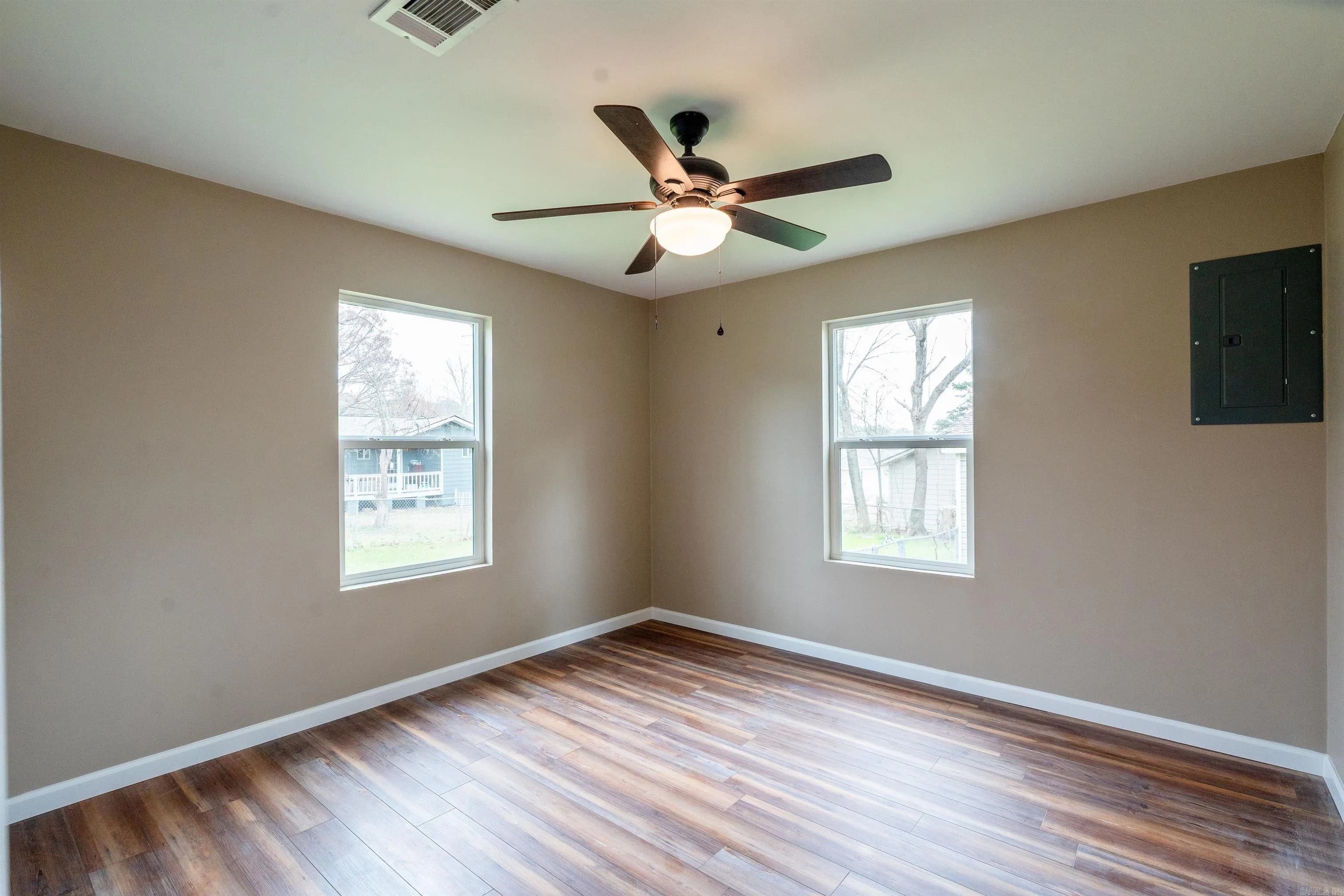 Property at 606 W North - Image 14