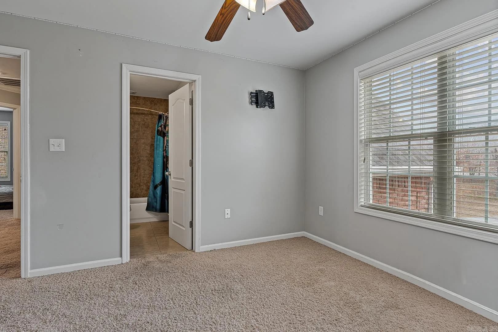 Property at 3104  Bronze leaf - Image 37