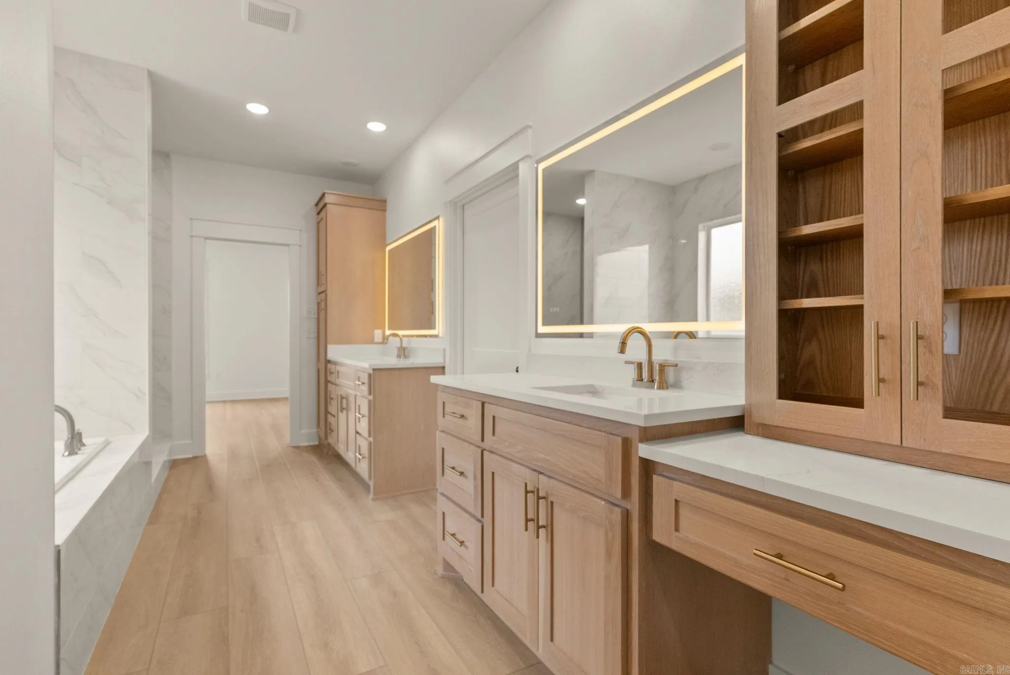 Property at 26  Avrey - Image 31
