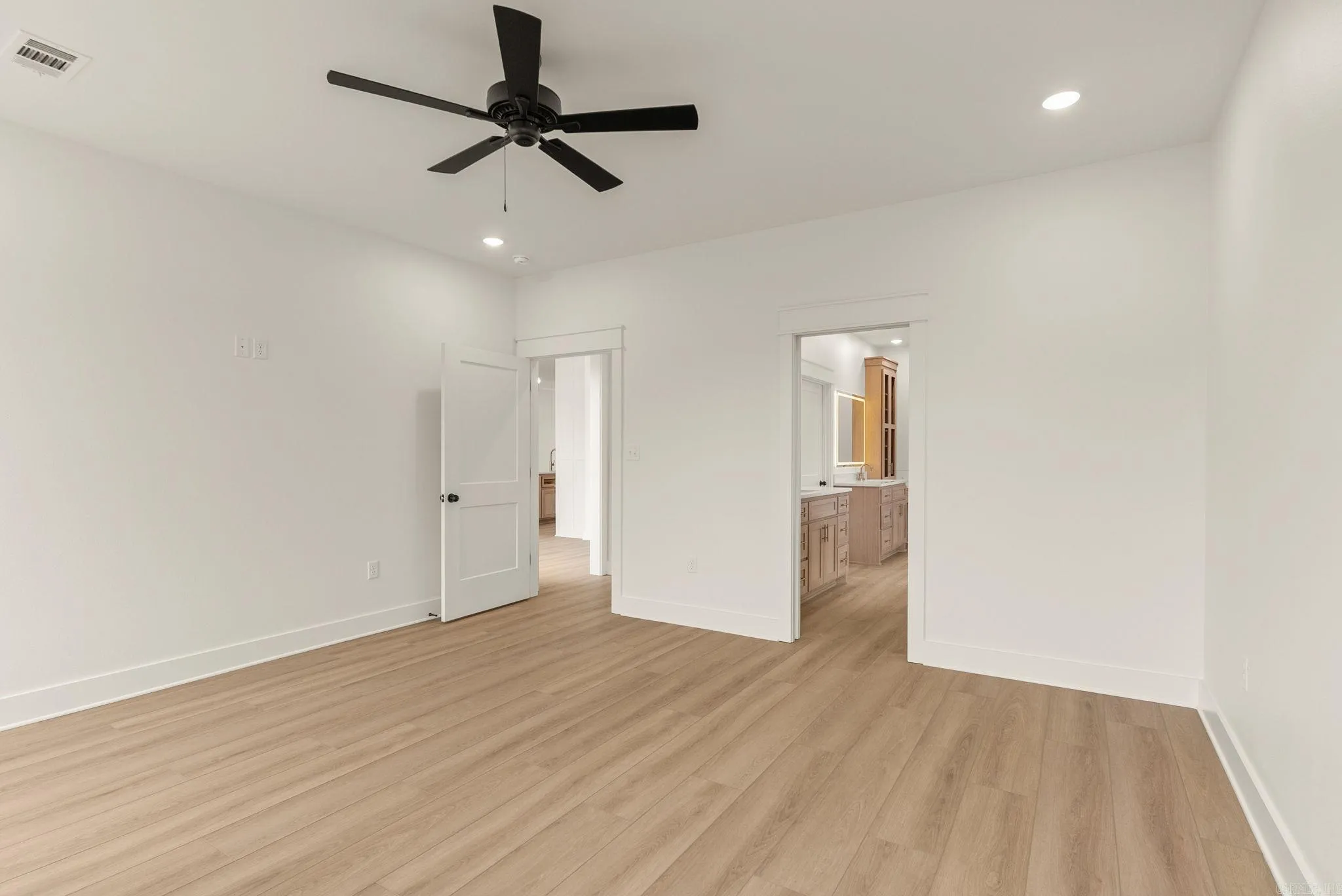Property at 26  Avrey - Image 25