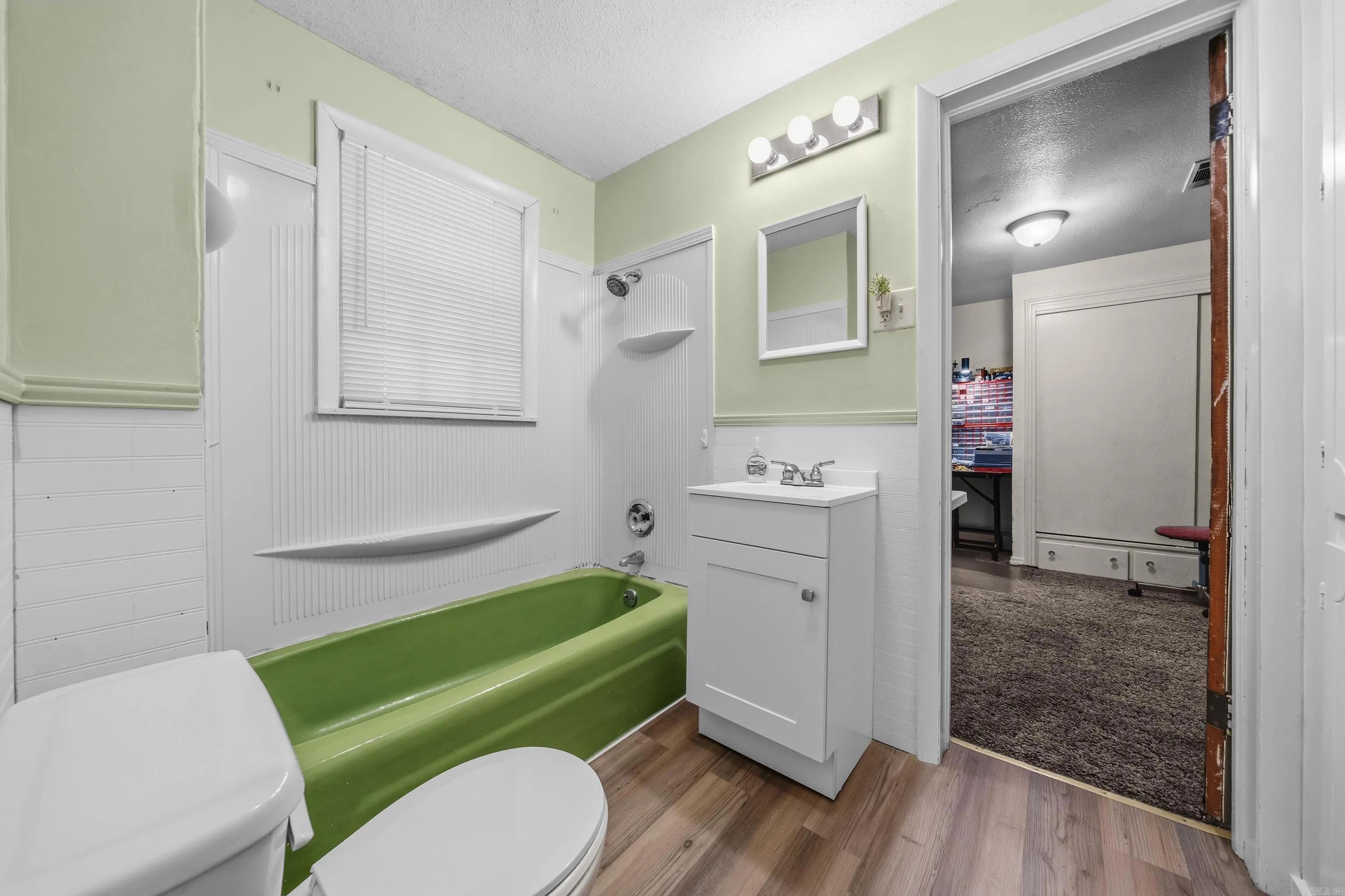 Property at 3284  Finch - Image 45