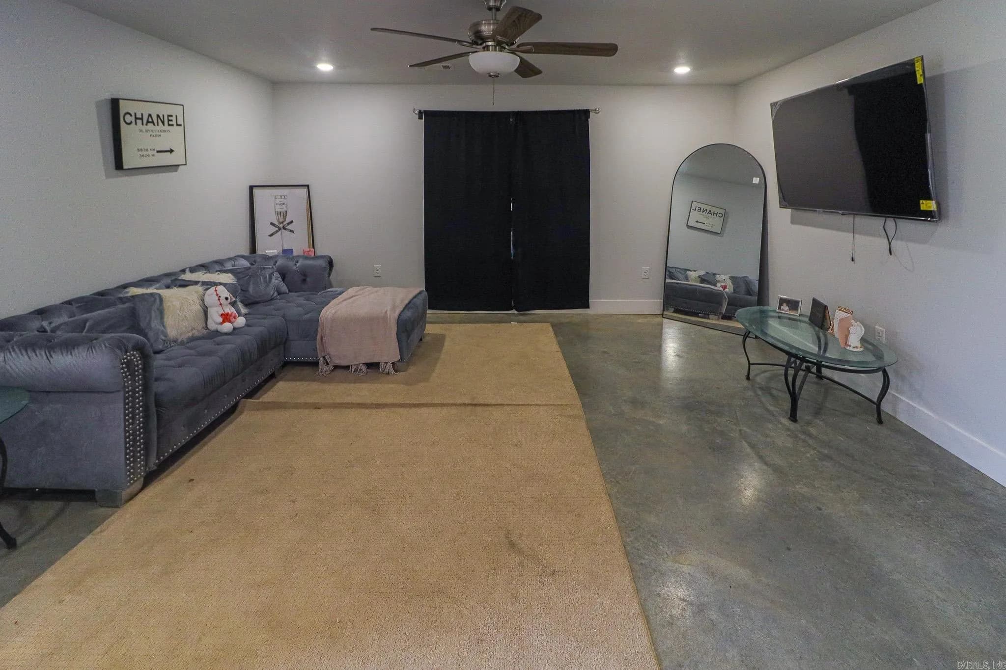 Property at 319  Scott - Image 6