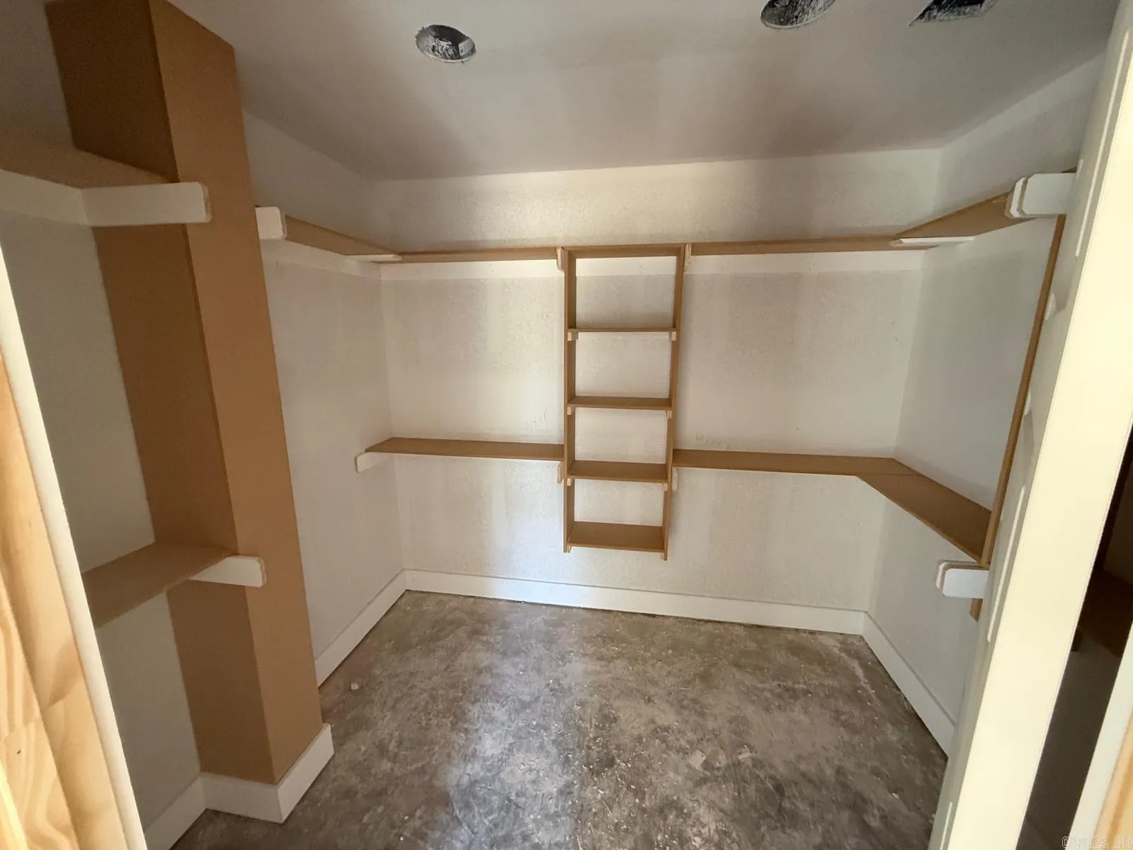 Property at 124  Longfield - Image 12